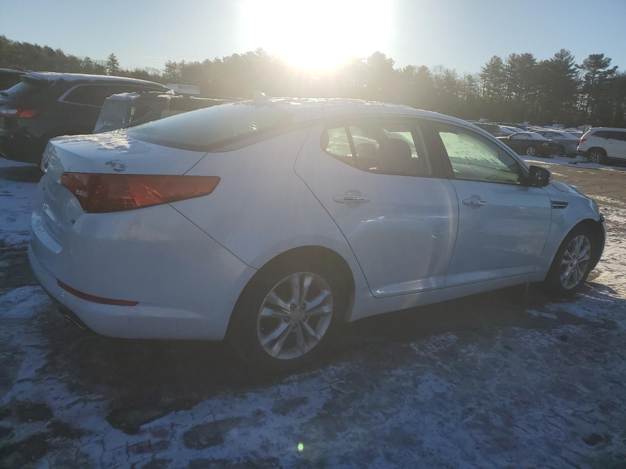 Photo 2 VIN: 5XXGM4A75DG223063 - KIA OPTIMA 