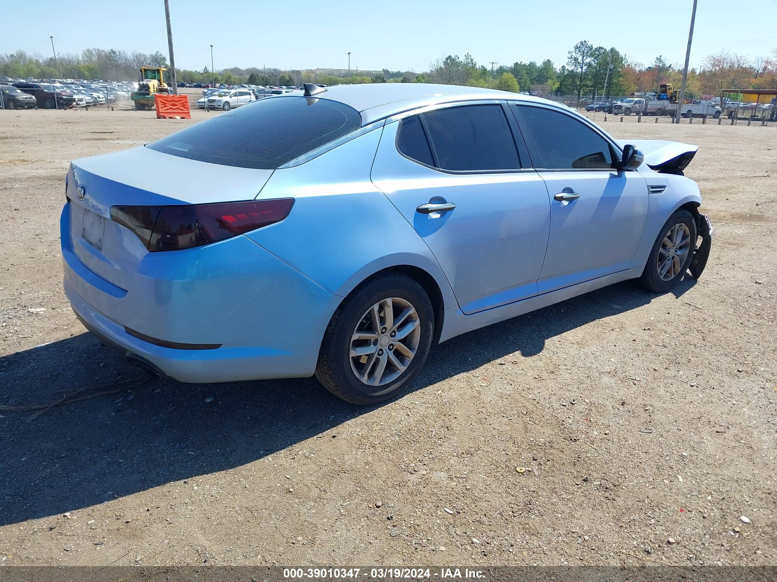 Photo 3 VIN: 5XXGM4A76DG211813 - KIA OPTIMA 