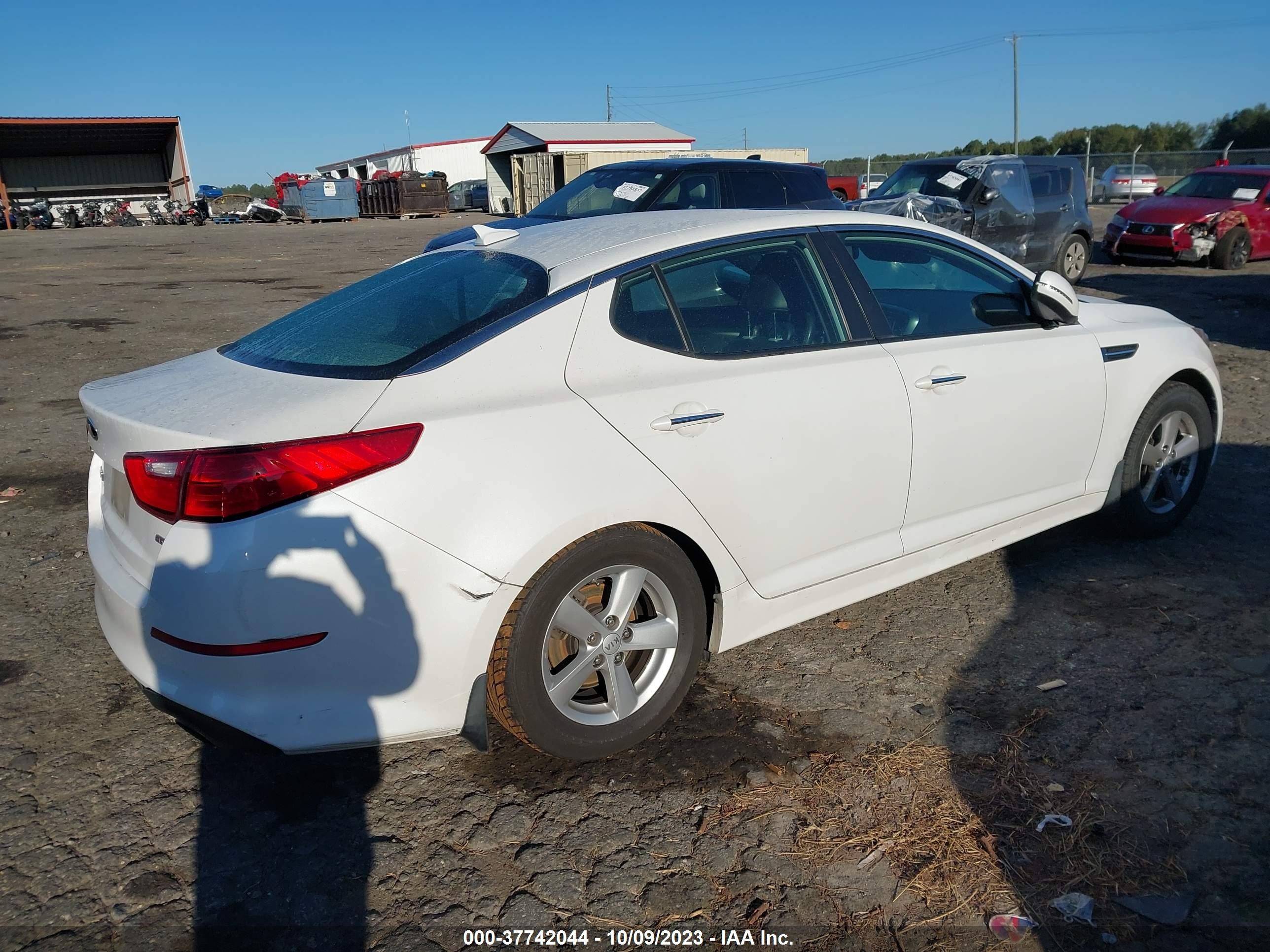 Photo 3 VIN: 5XXGM4A76EG290885 - KIA OPTIMA 