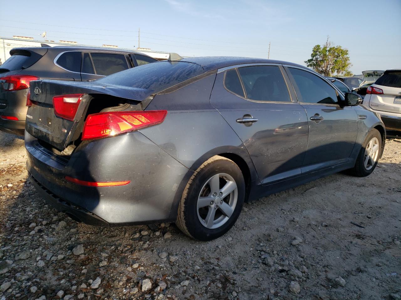 Photo 2 VIN: 5XXGM4A76FG417958 - KIA OPTIMA 