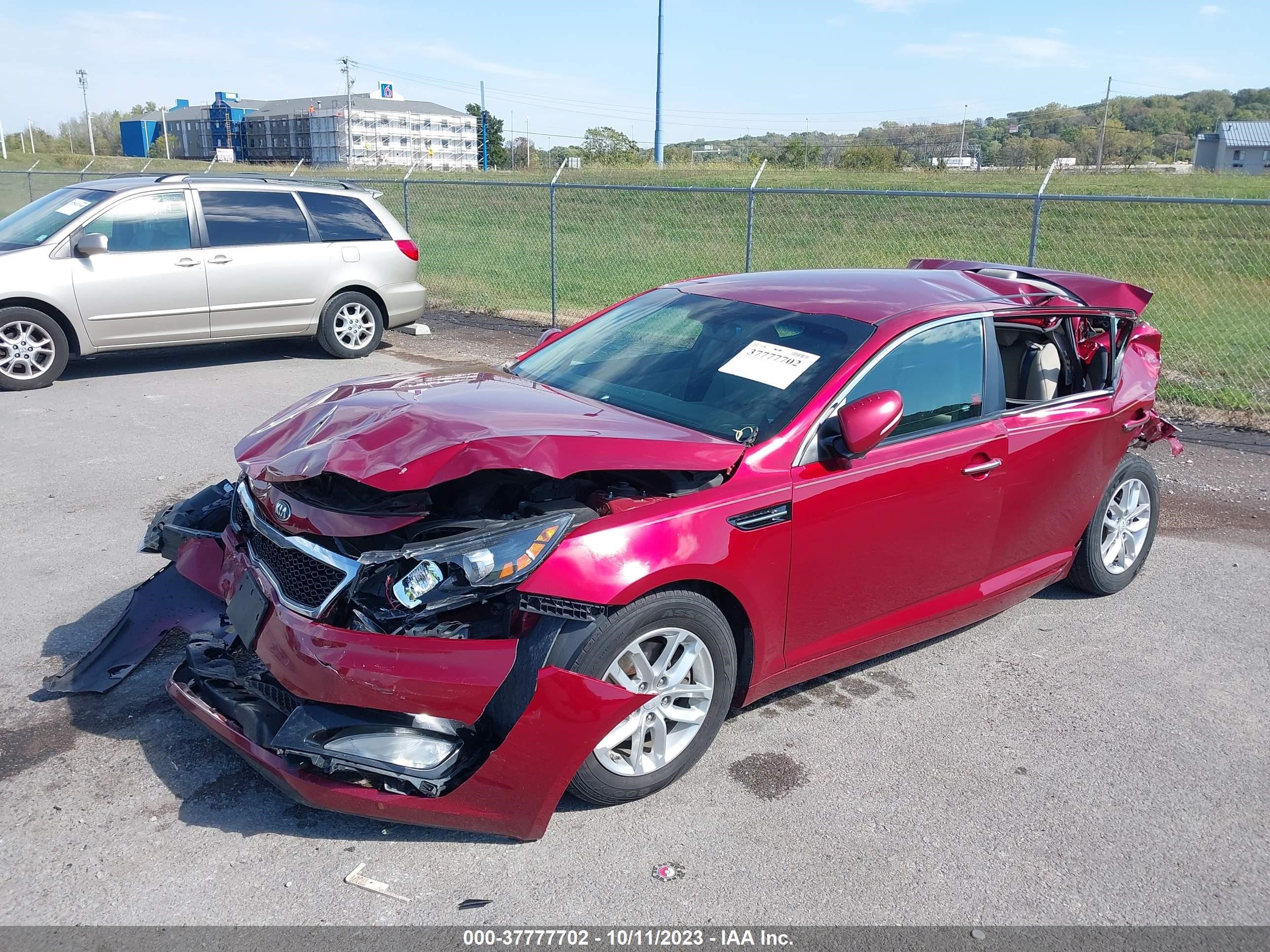 Photo 1 VIN: 5XXGM4A77DG112966 - KIA OPTIMA 