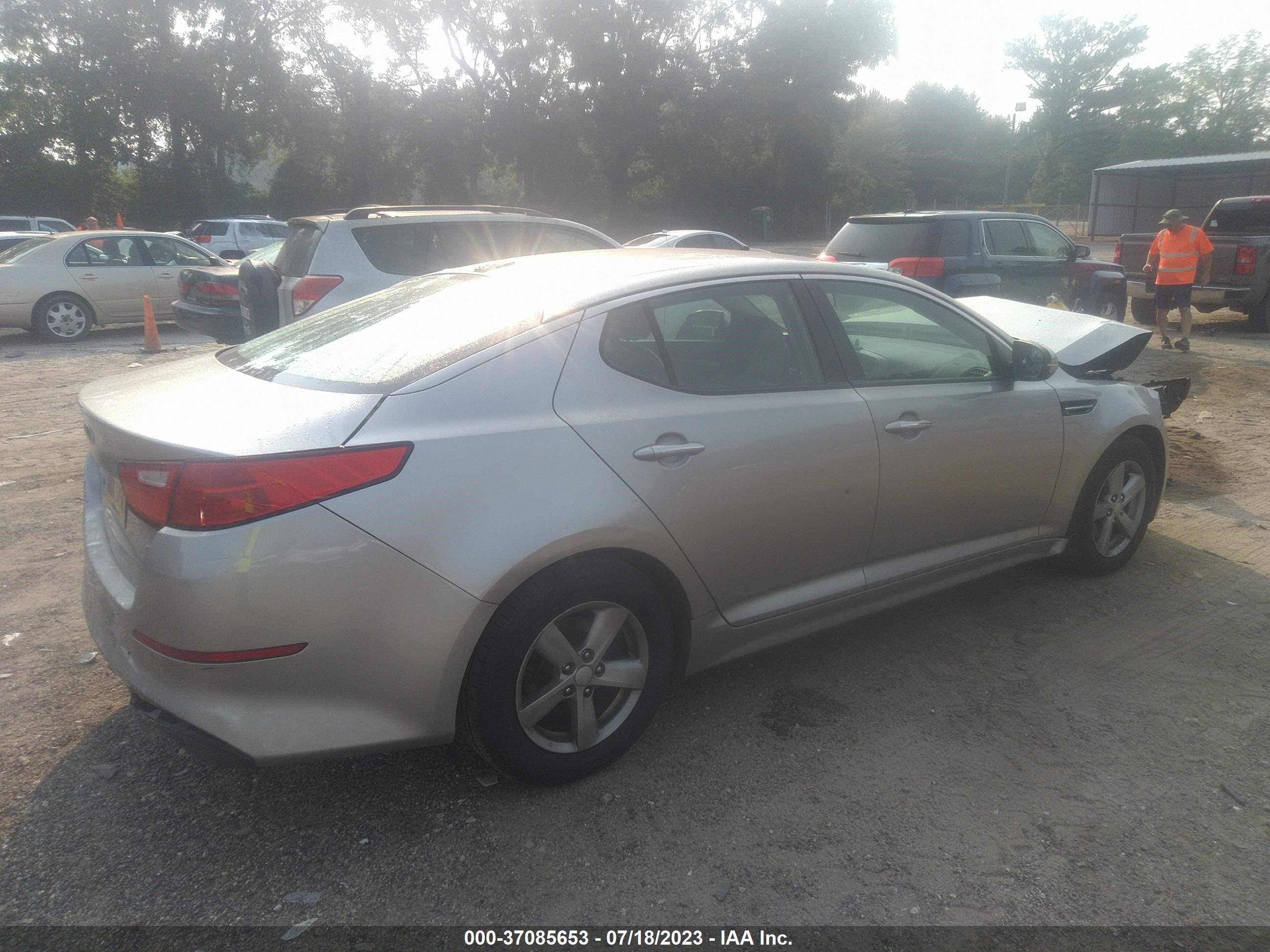 Photo 3 VIN: 5XXGM4A77EG276798 - KIA OPTIMA 