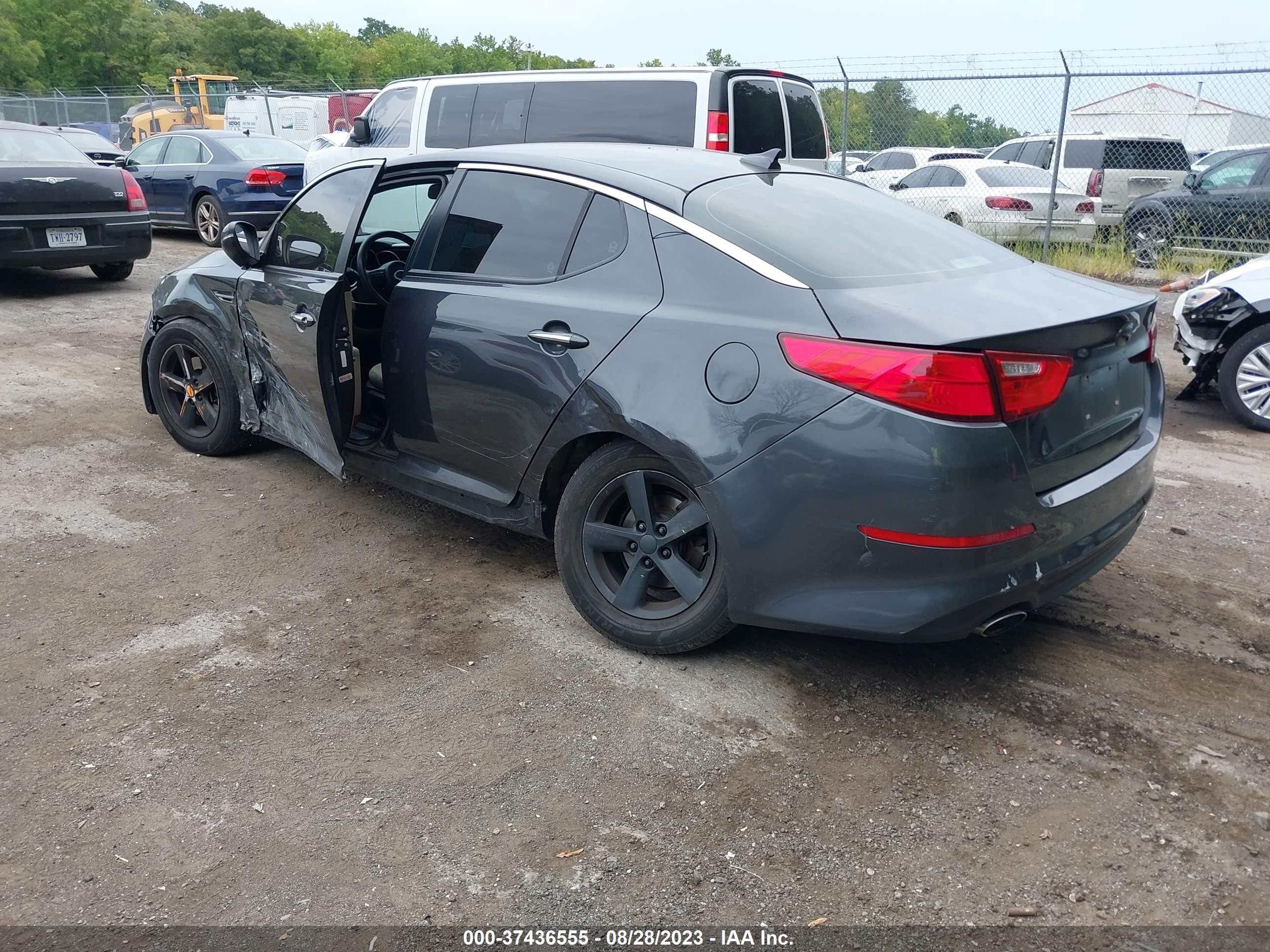 Photo 2 VIN: 5XXGM4A78FG474825 - KIA OPTIMA 