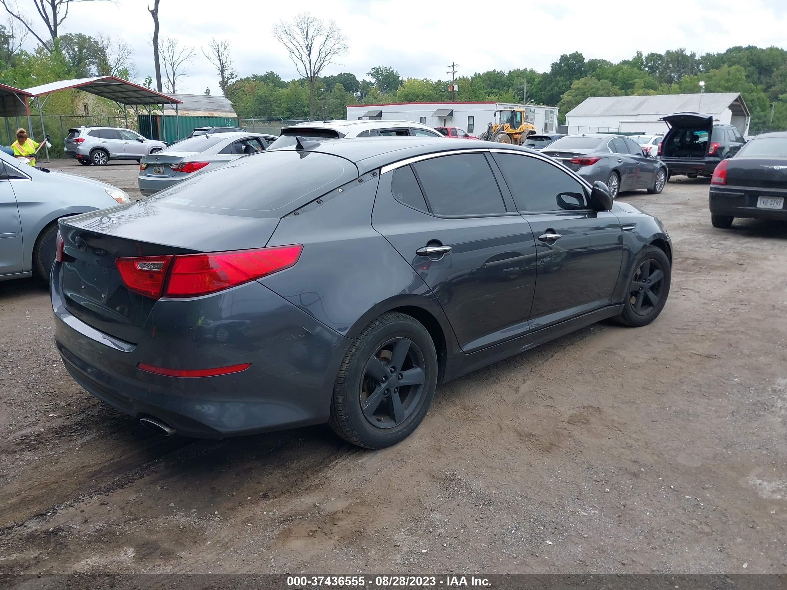 Photo 3 VIN: 5XXGM4A78FG474825 - KIA OPTIMA 