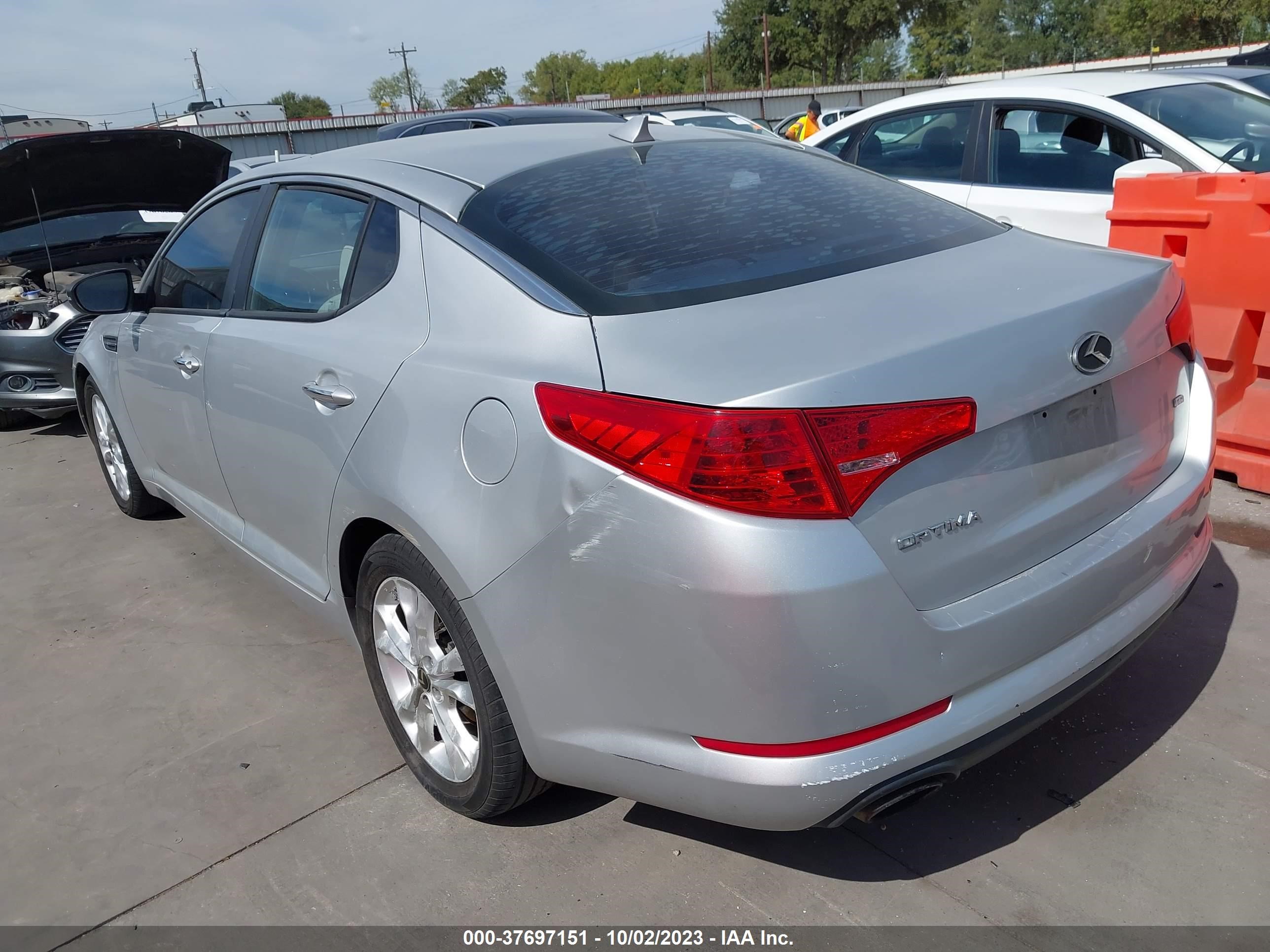 Photo 2 VIN: 5XXGM4A79CG080066 - KIA OPTIMA 