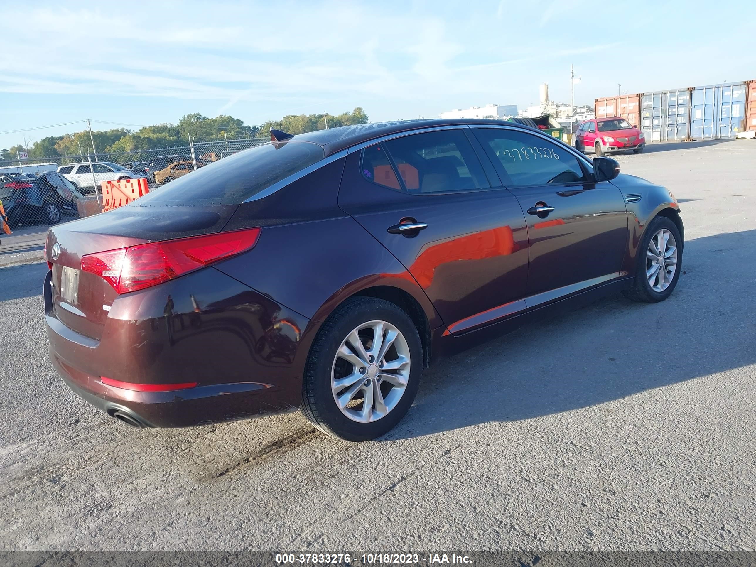 Photo 3 VIN: 5XXGM4A79DG090162 - KIA OPTIMA 