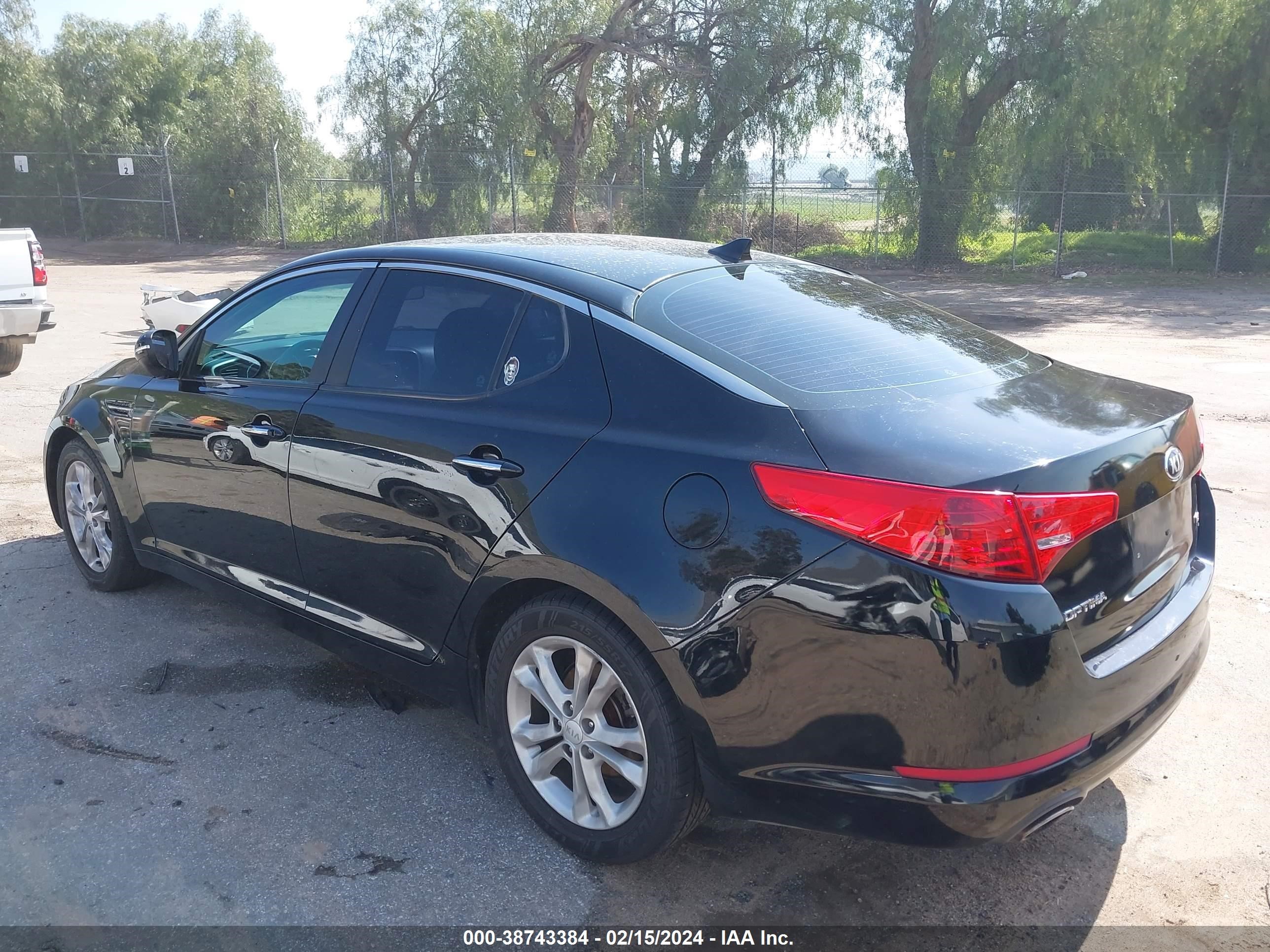 Photo 2 VIN: 5XXGM4A79DG143958 - KIA OPTIMA 