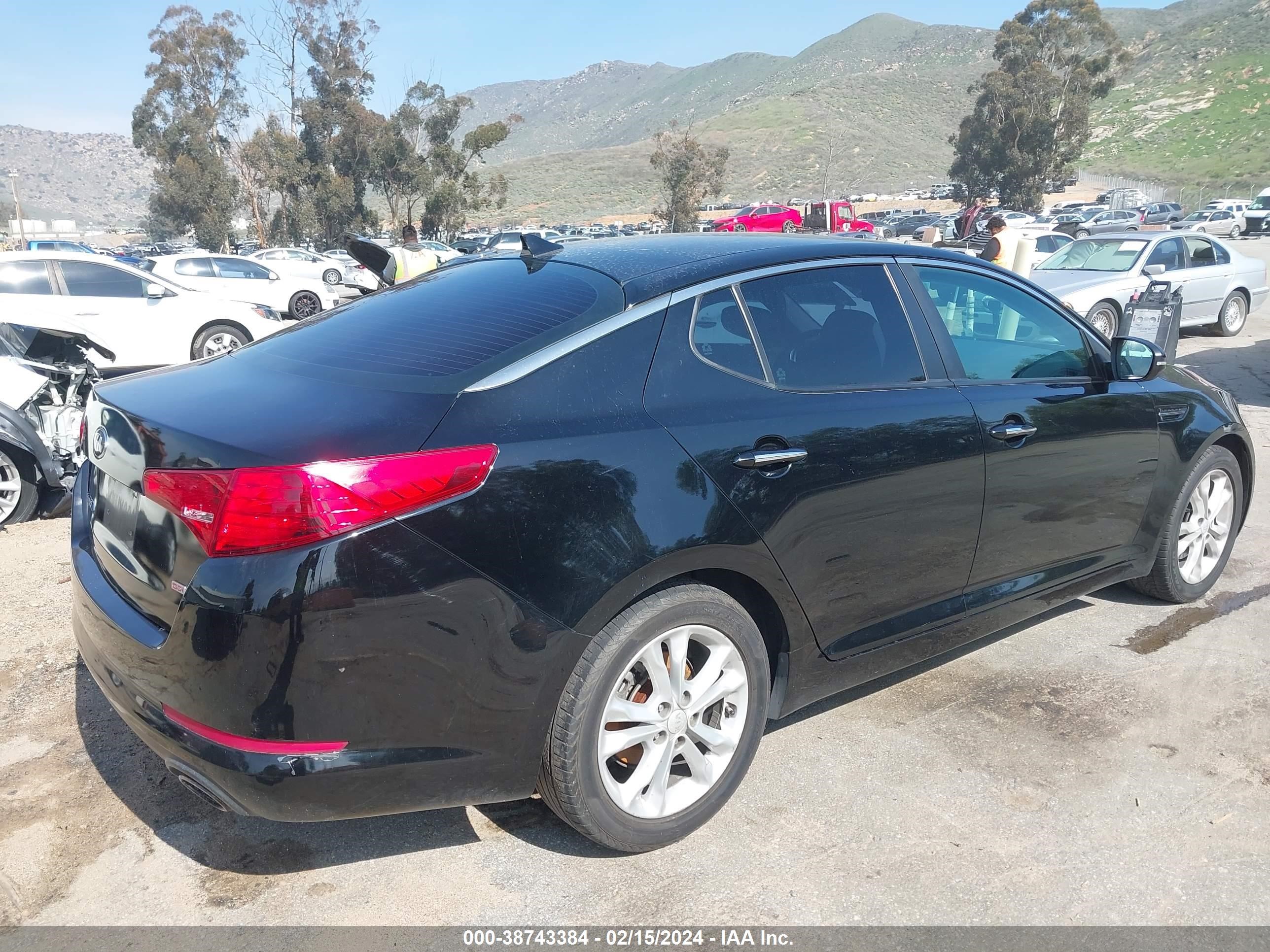 Photo 3 VIN: 5XXGM4A79DG143958 - KIA OPTIMA 