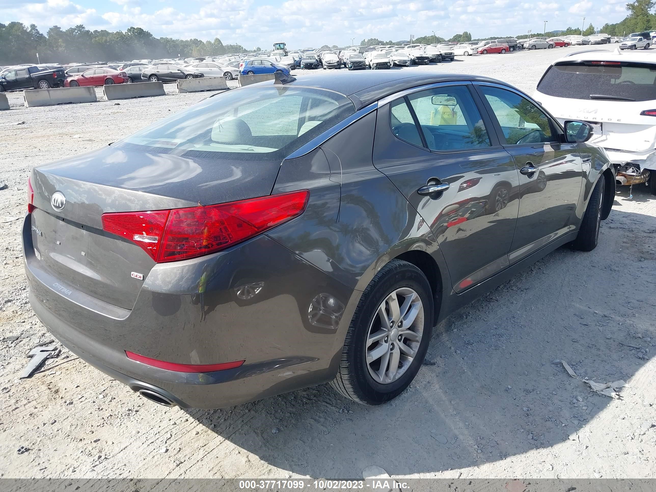 Photo 3 VIN: 5XXGM4A79DG255563 - KIA OPTIMA 