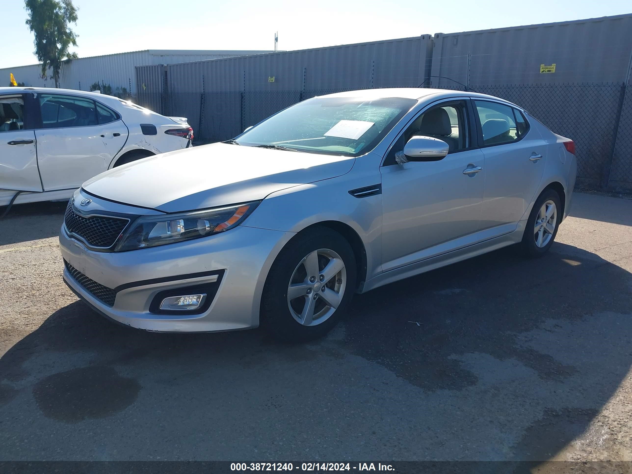 Photo 2 VIN: 5XXGM4A79EG262871 - KIA OPTIMA 