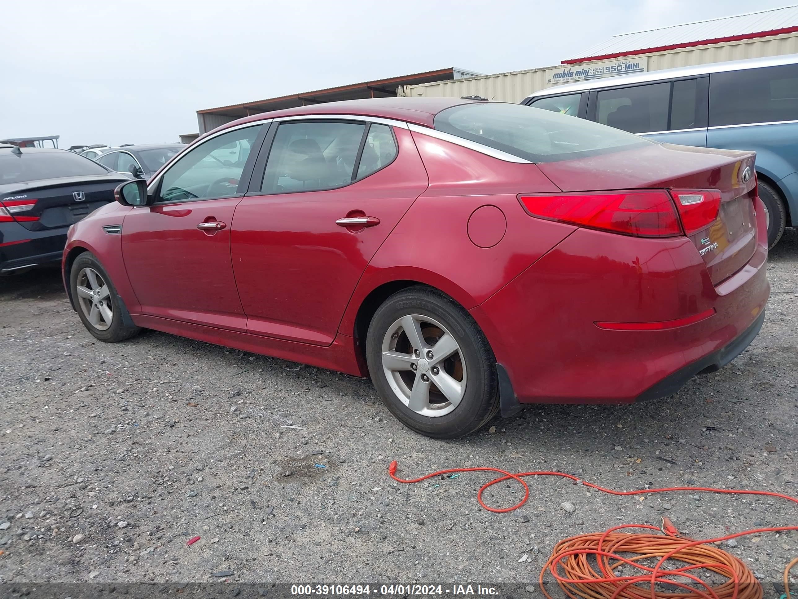 Photo 2 VIN: 5XXGM4A79FG353527 - KIA OPTIMA 