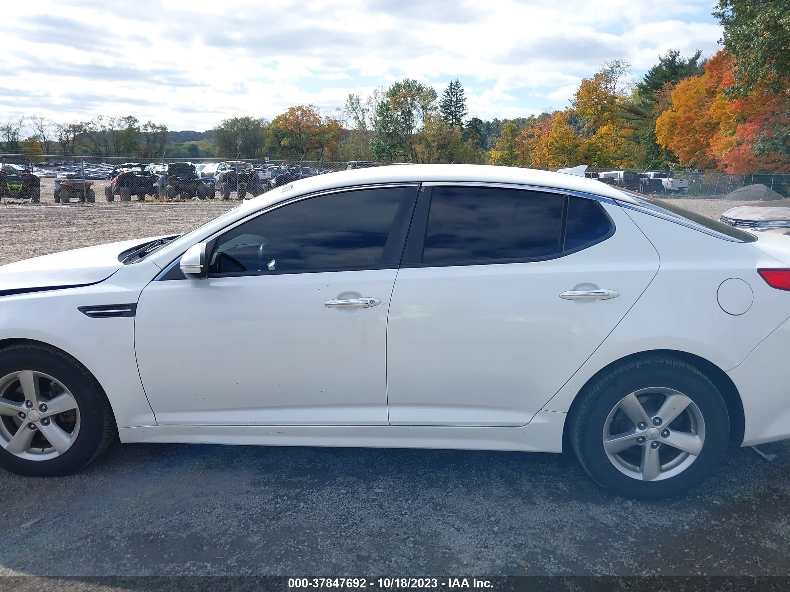 Photo 13 VIN: 5XXGM4A79FG415623 - KIA OPTIMA 