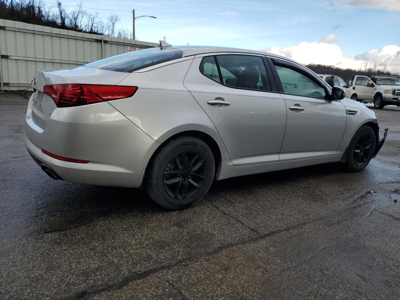 Photo 2 VIN: 5XXGM4A7XCG044516 - KIA OPTIMA 