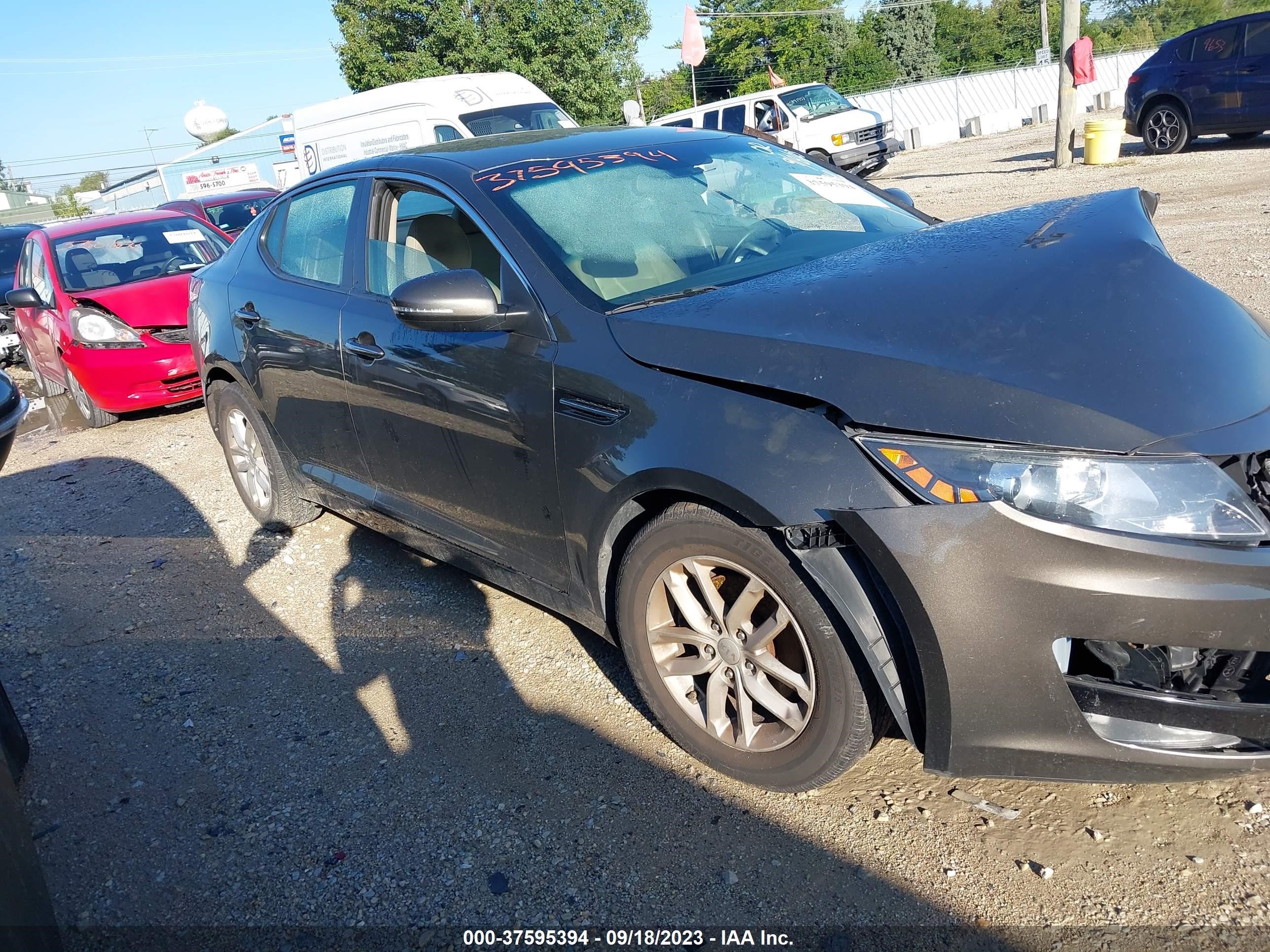 Photo 11 VIN: 5XXGM4A7XCG061946 - KIA OPTIMA 