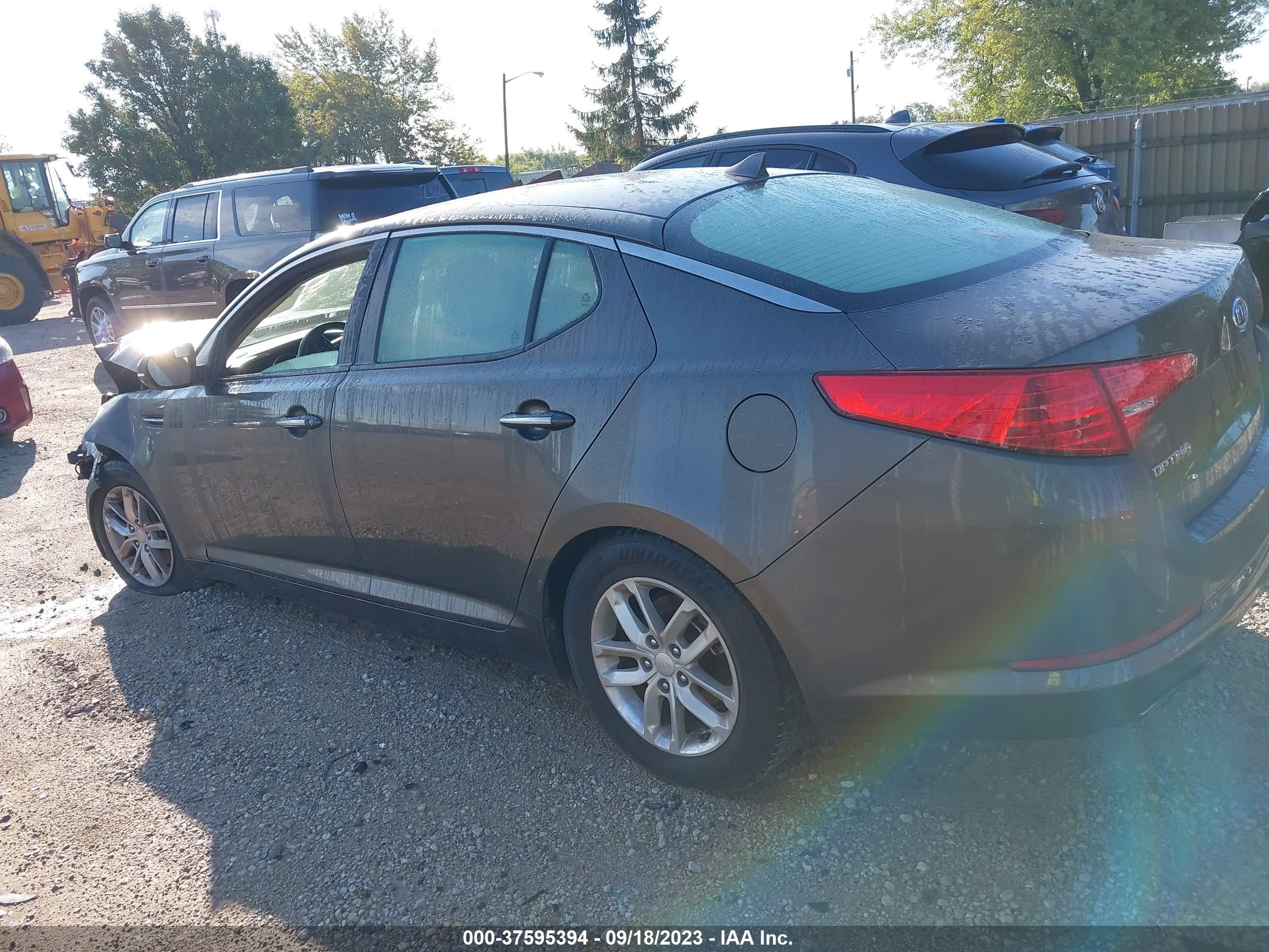 Photo 12 VIN: 5XXGM4A7XCG061946 - KIA OPTIMA 