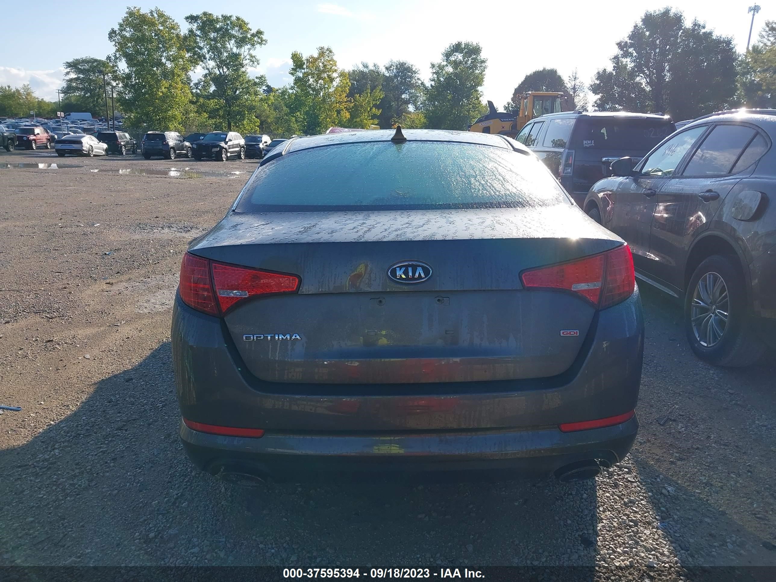 Photo 14 VIN: 5XXGM4A7XCG061946 - KIA OPTIMA 