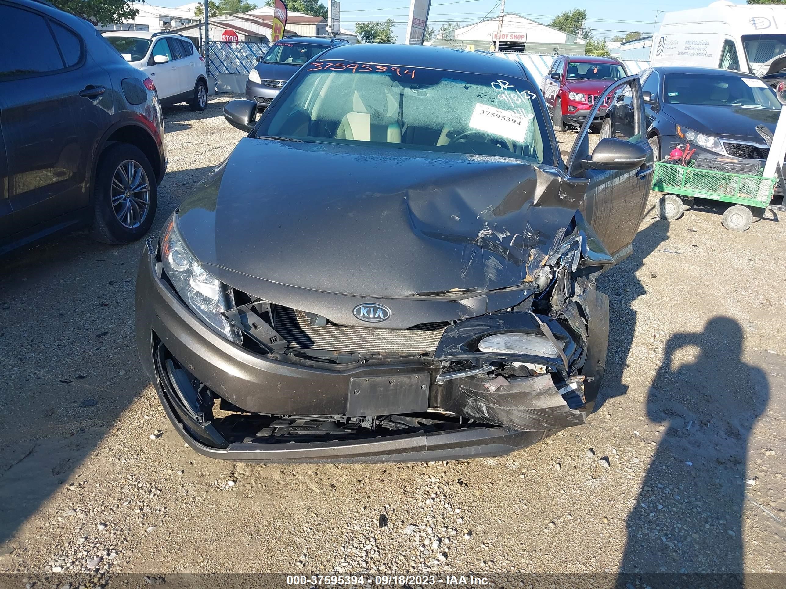 Photo 5 VIN: 5XXGM4A7XCG061946 - KIA OPTIMA 