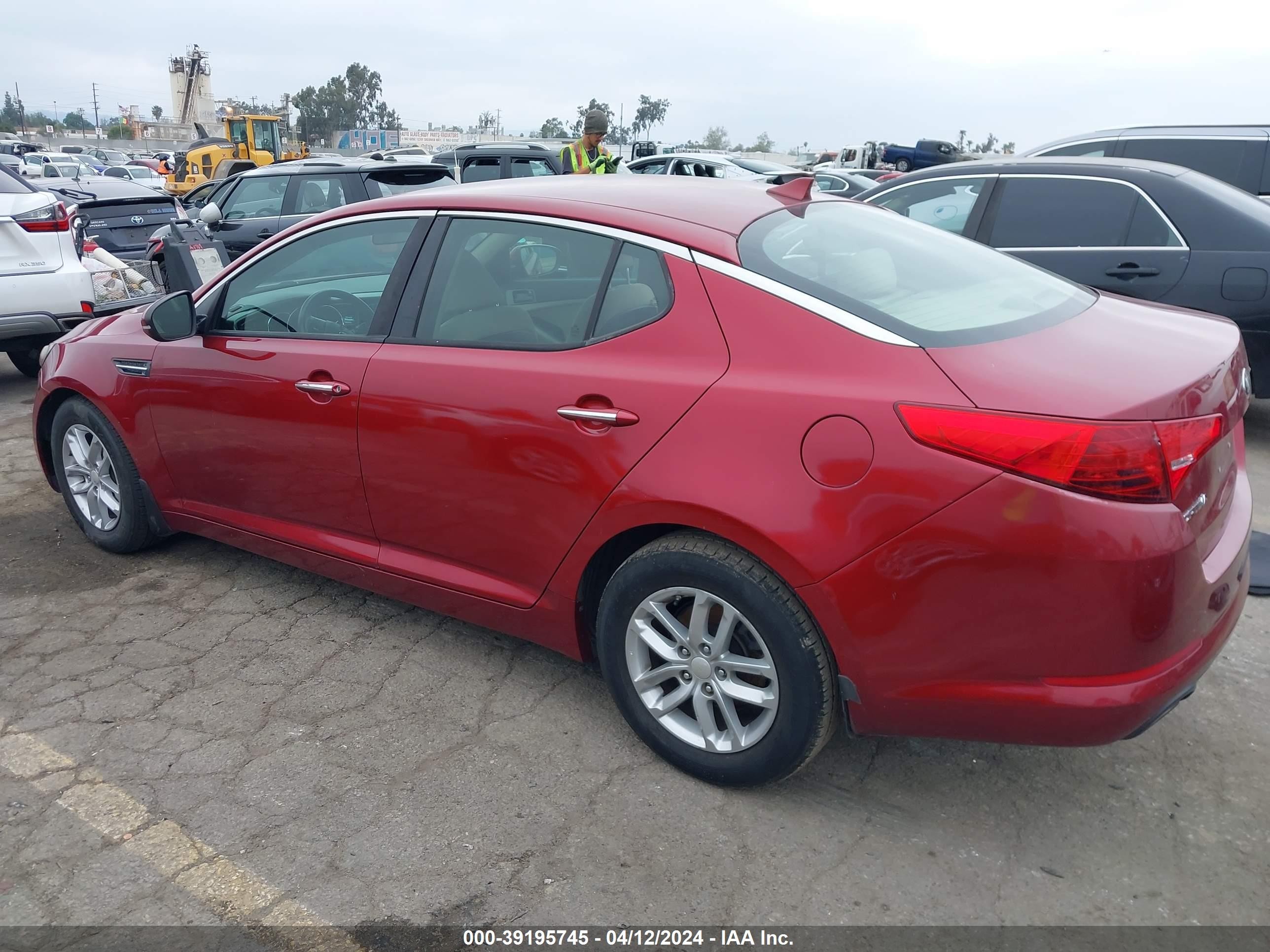 Photo 13 VIN: 5XXGM4A7XDG146318 - KIA OPTIMA 