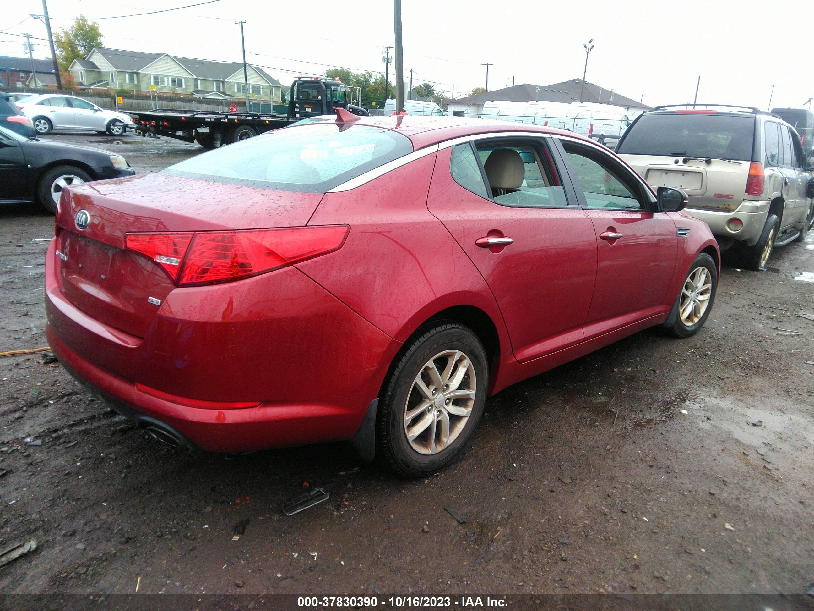 Photo 3 VIN: 5XXGM4A7XDG156475 - KIA OPTIMA 