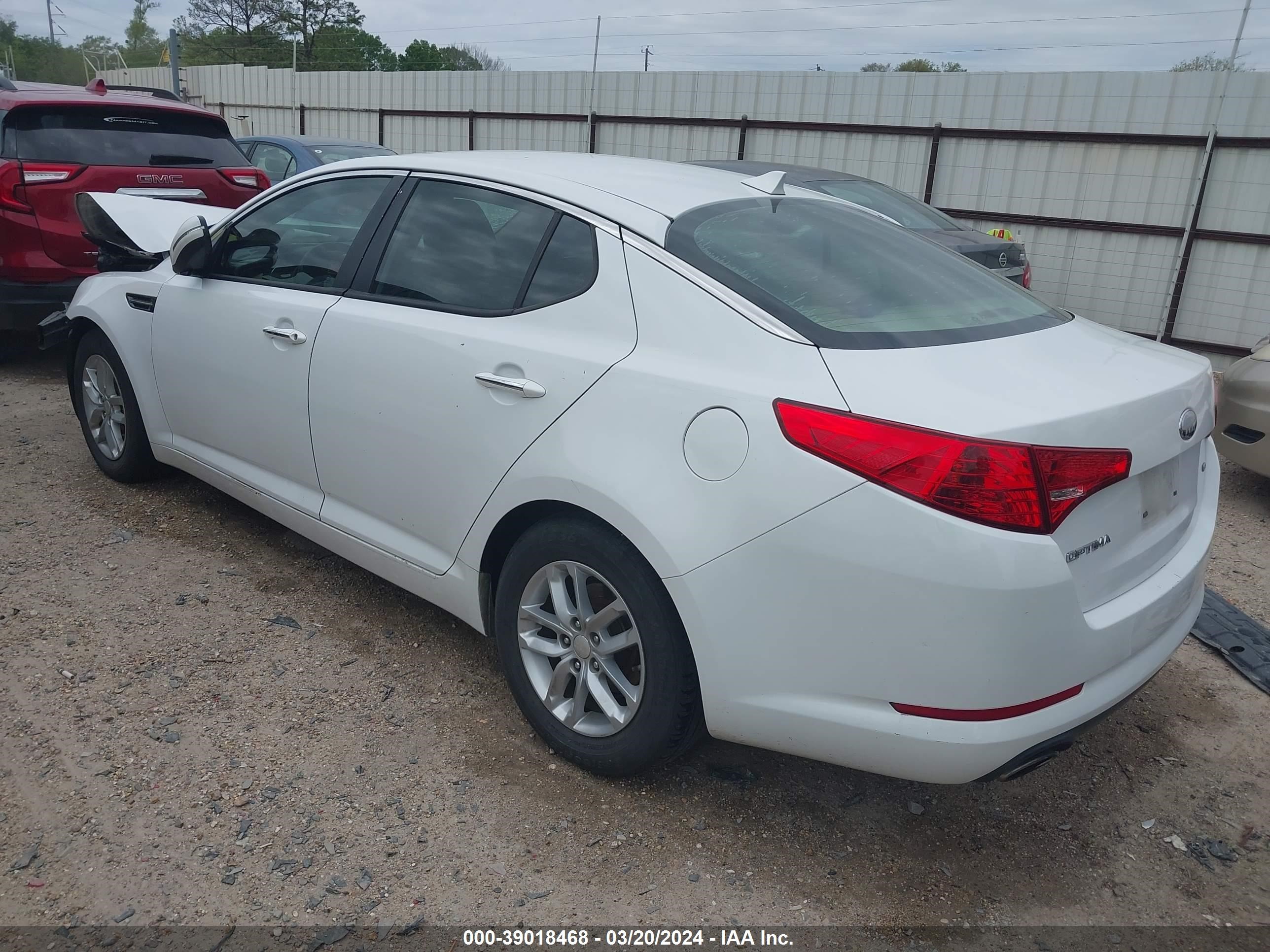 Photo 2 VIN: 5XXGM4A7XDG185314 - KIA OPTIMA 