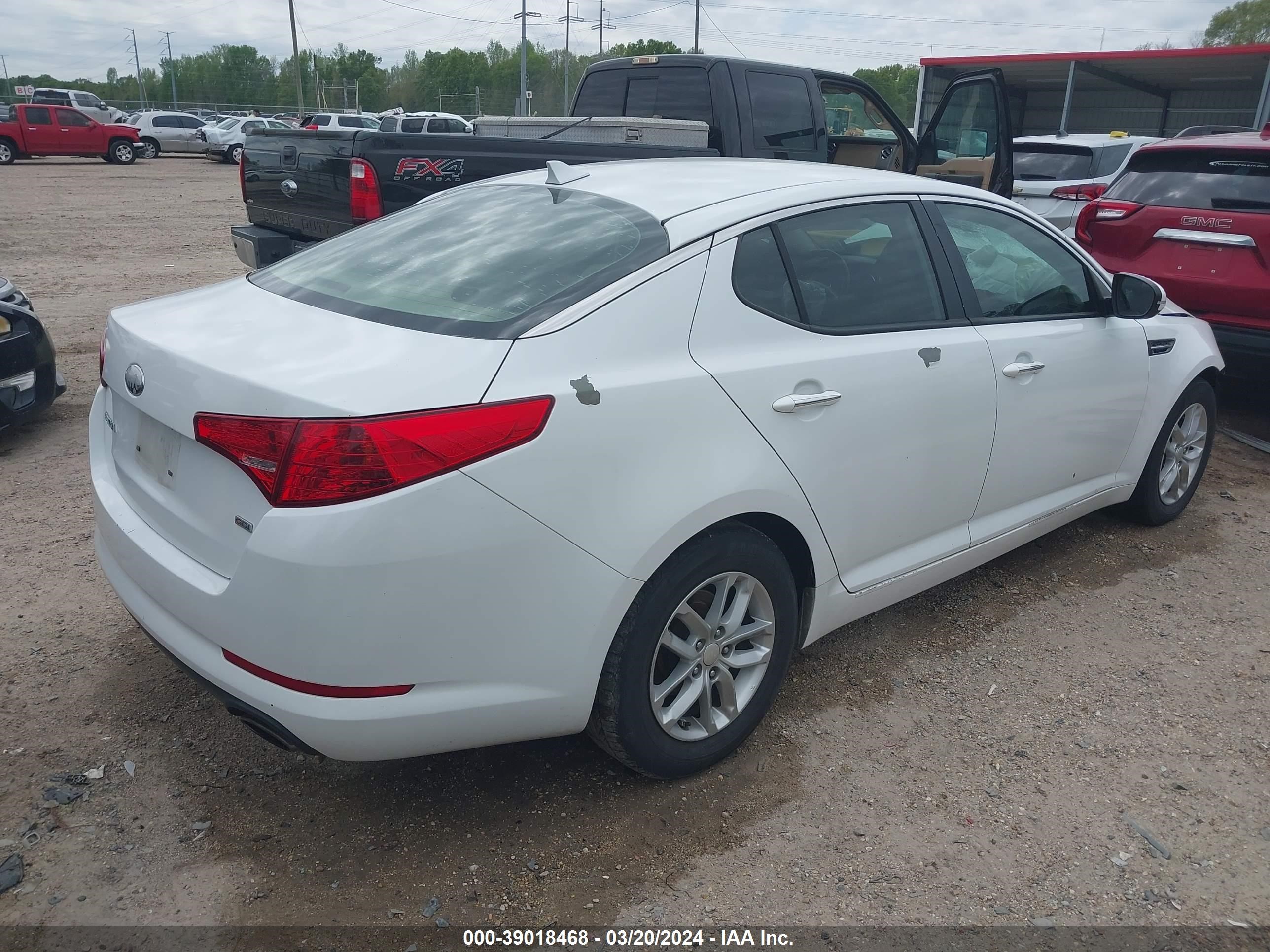 Photo 3 VIN: 5XXGM4A7XDG185314 - KIA OPTIMA 