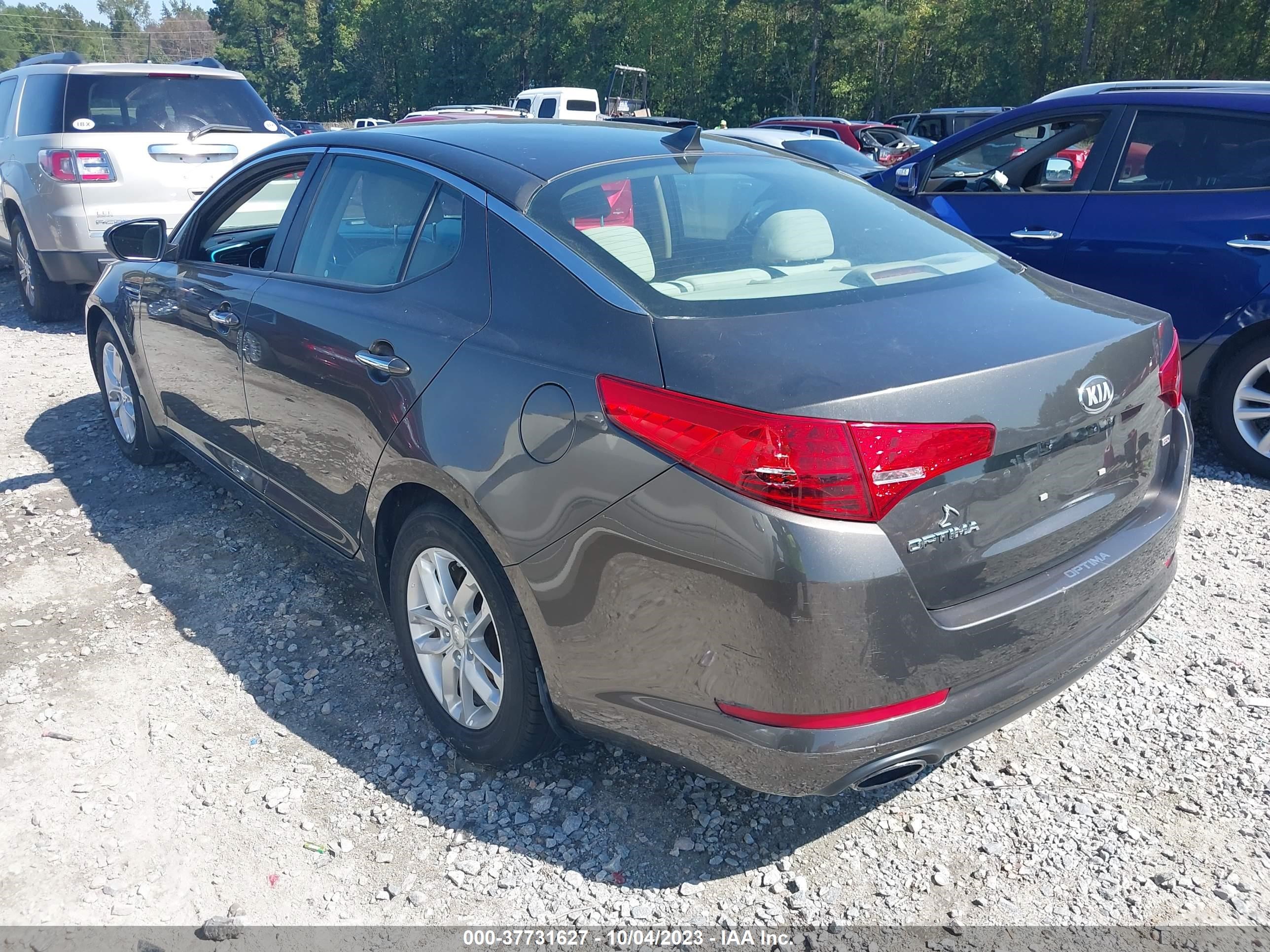 Photo 2 VIN: 5XXGM4A7XDG197074 - KIA OPTIMA 