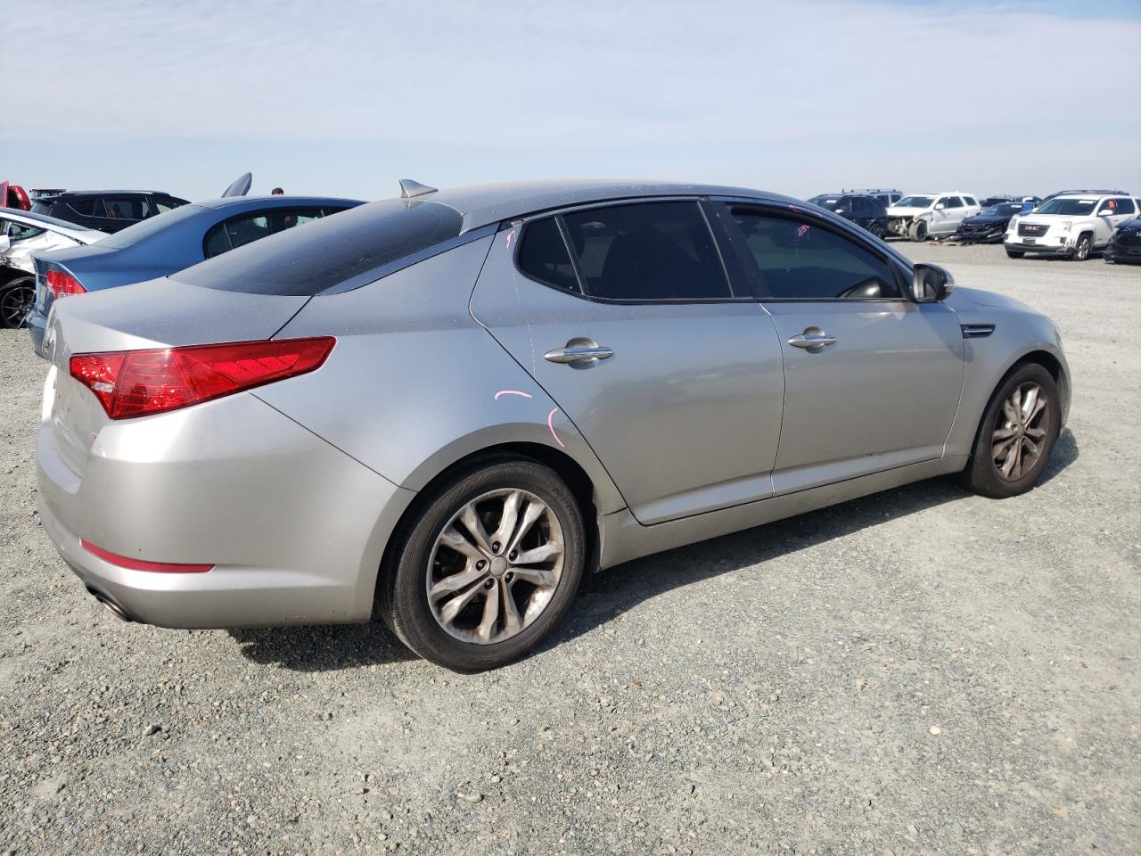 Photo 2 VIN: 5XXGM4A7XDG202564 - KIA OPTIMA 