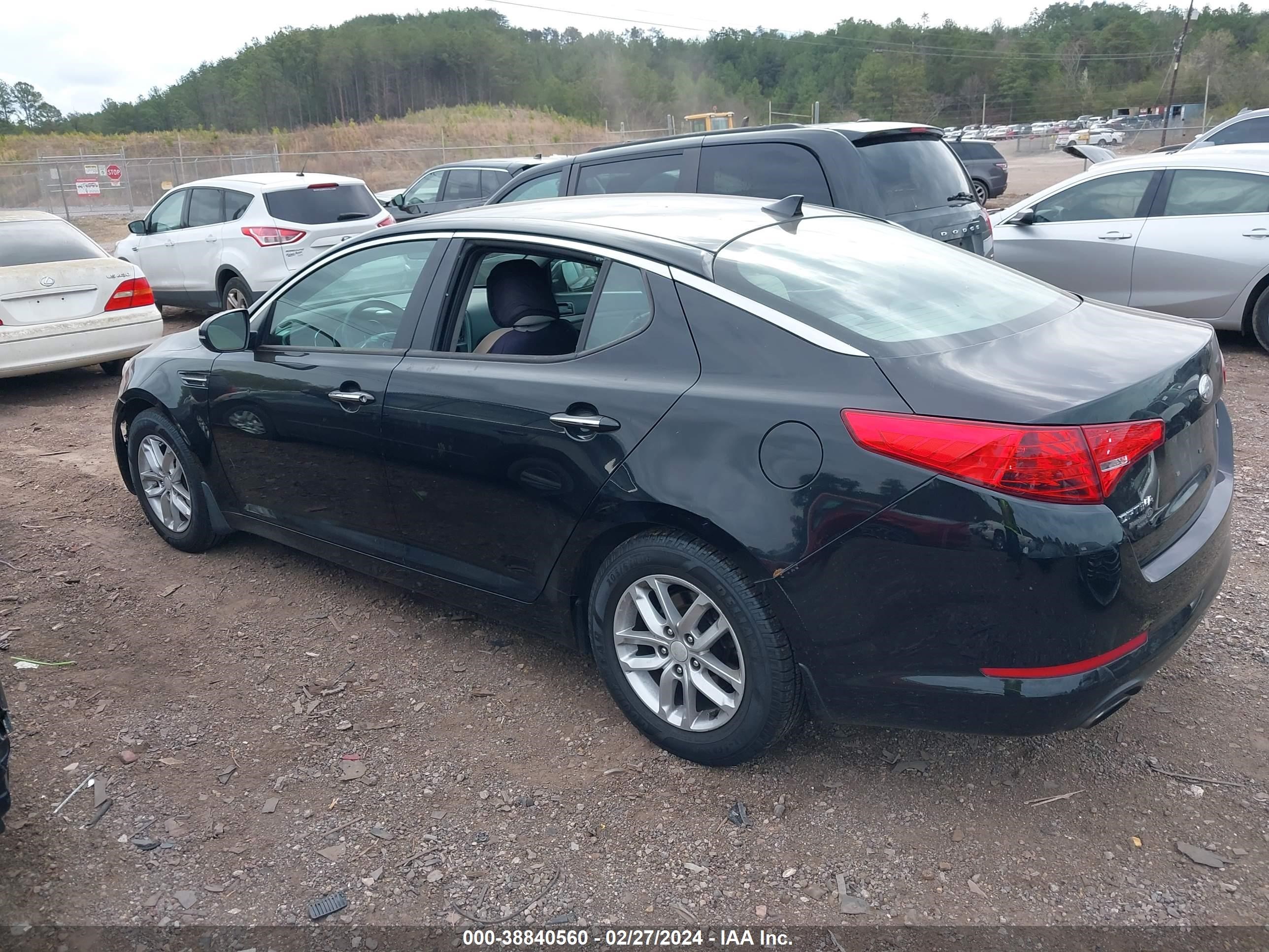 Photo 2 VIN: 5XXGM4A7XDG225150 - KIA OPTIMA 