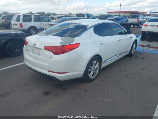 Photo 3 VIN: 5XXGM4A7XDG227982 - KIA OPTIMA 