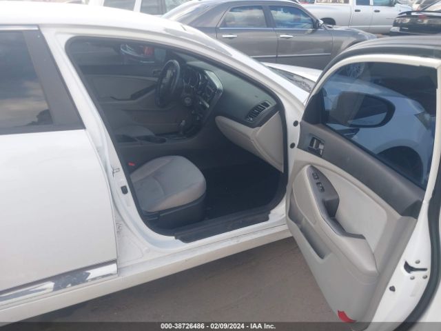 Photo 4 VIN: 5XXGM4A7XDG227982 - KIA OPTIMA 