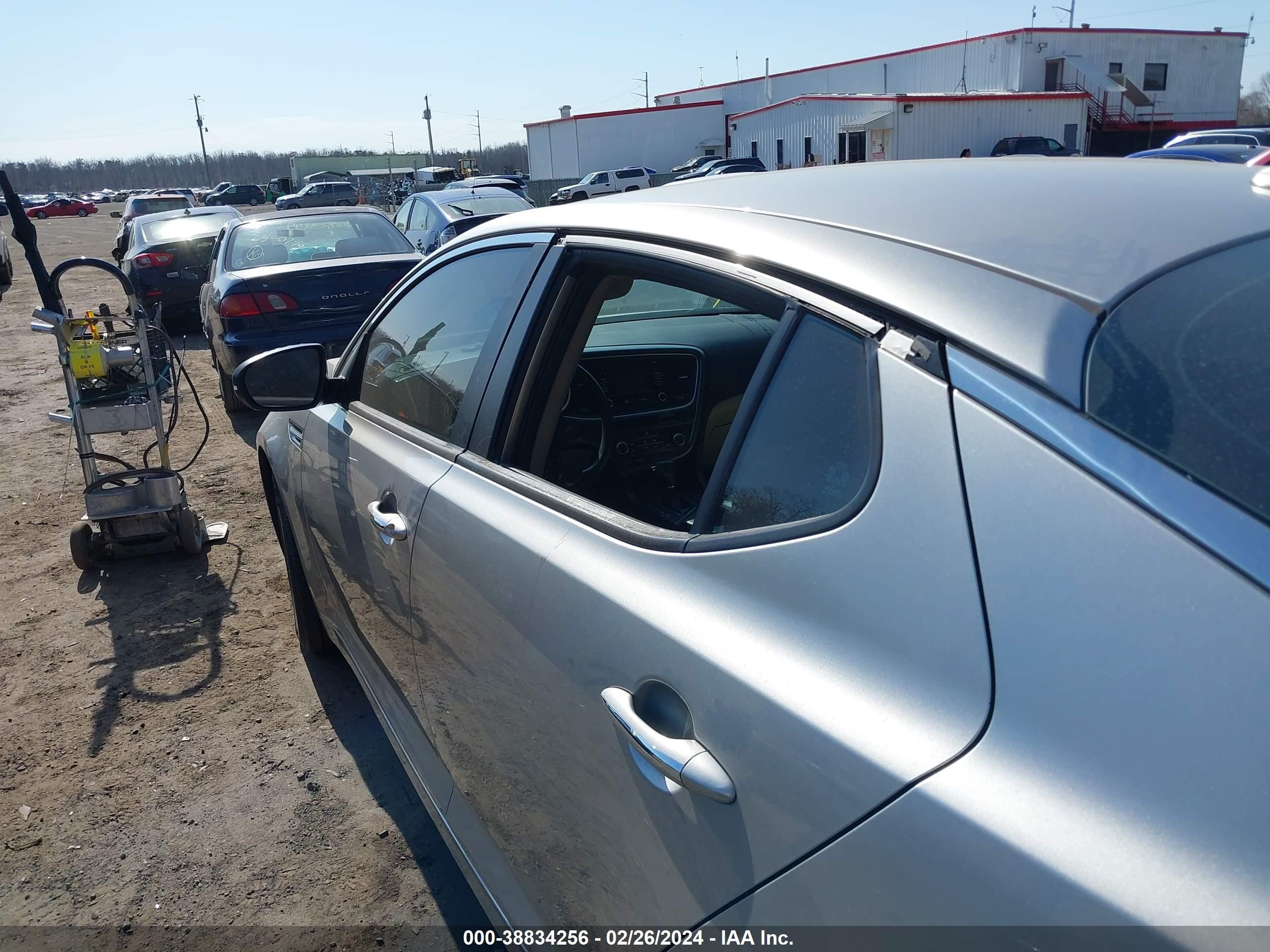 Photo 5 VIN: 5XXGM4A7XFG391784 - KIA OPTIMA 