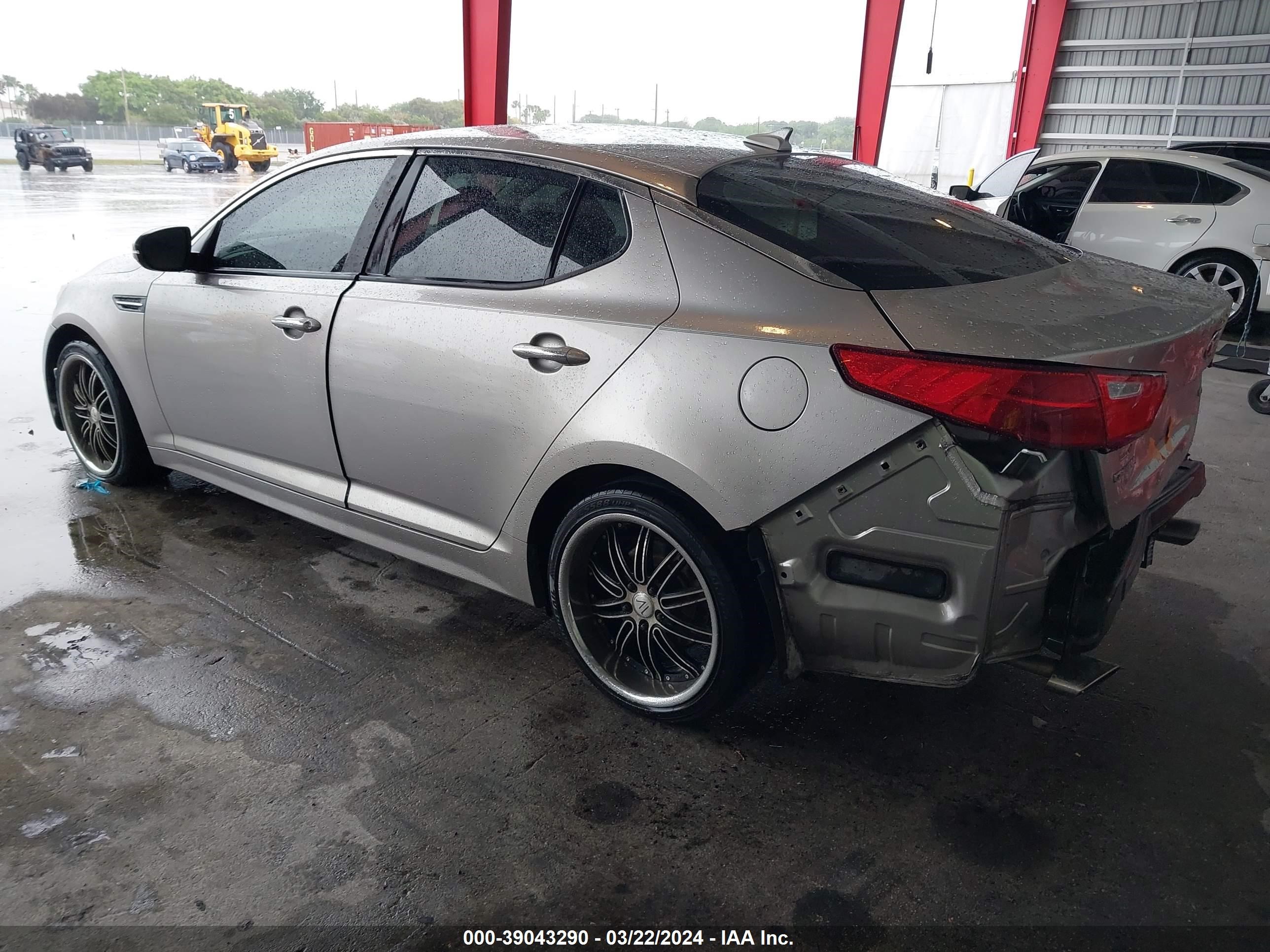 Photo 2 VIN: 5XXGM4A7XFG445259 - KIA OPTIMA 