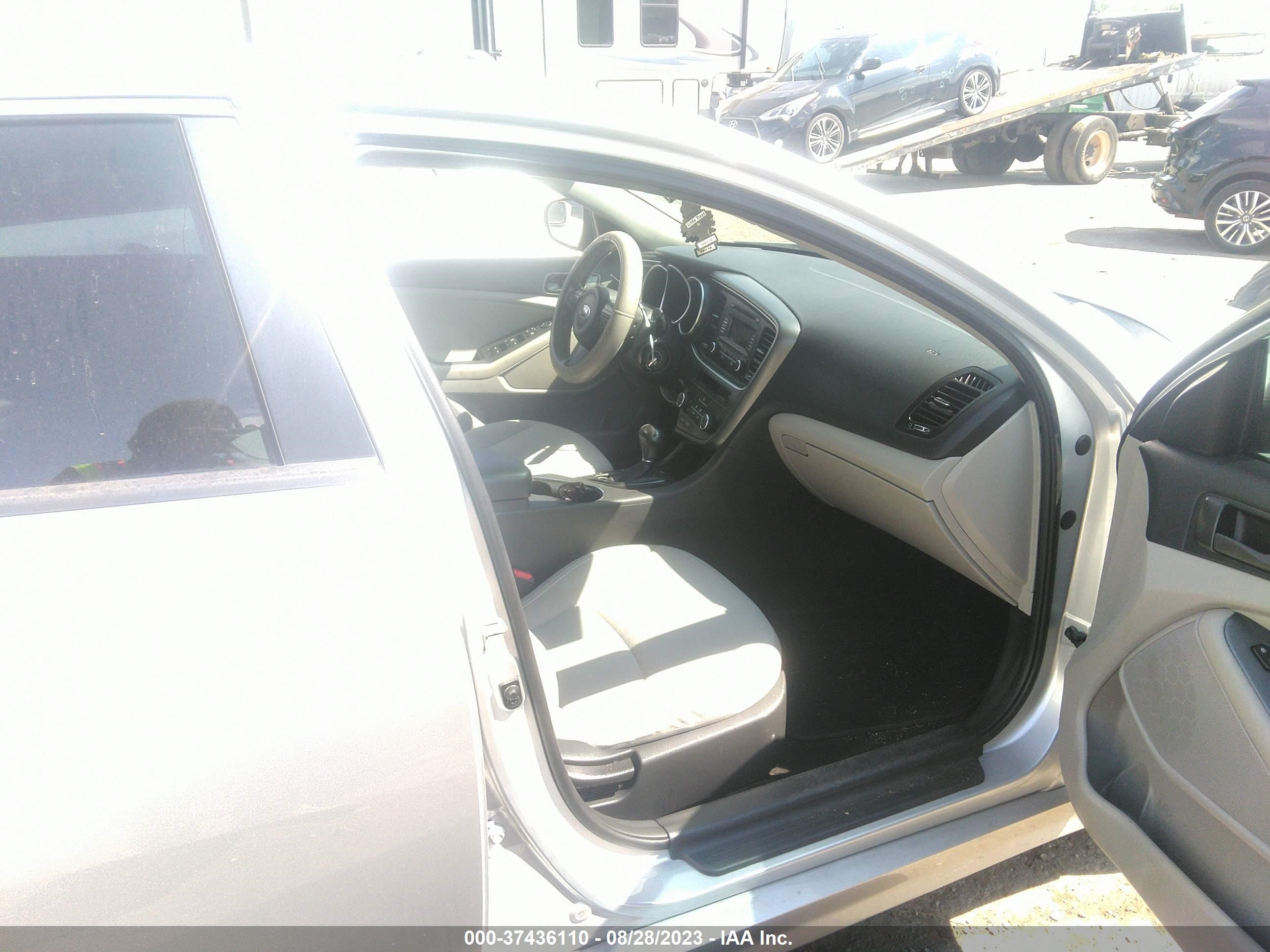 Photo 4 VIN: 5XXGM4A7XFG448744 - KIA OPTIMA 