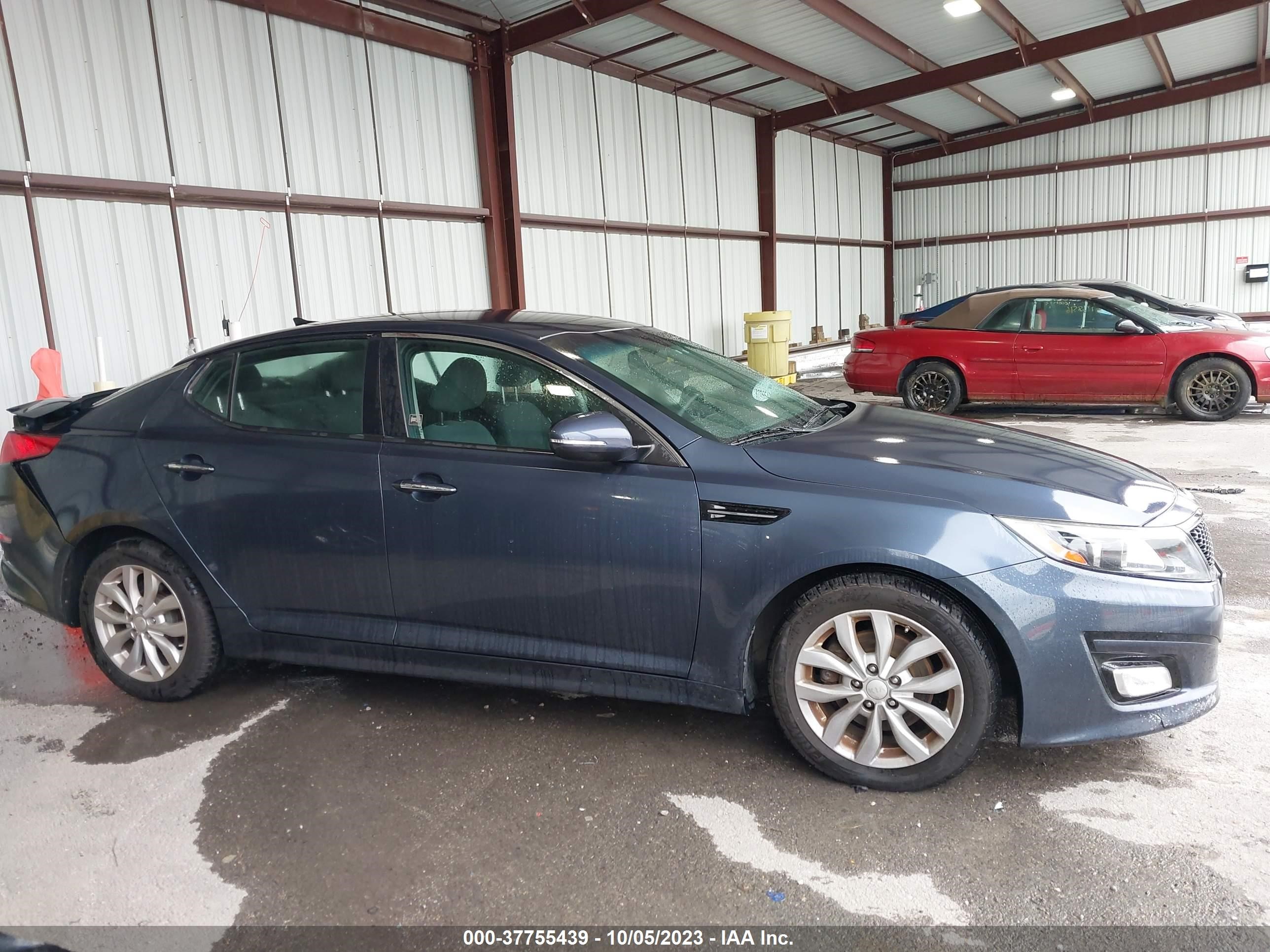 Photo 12 VIN: 5XXGM4A7XFG472588 - KIA OPTIMA 