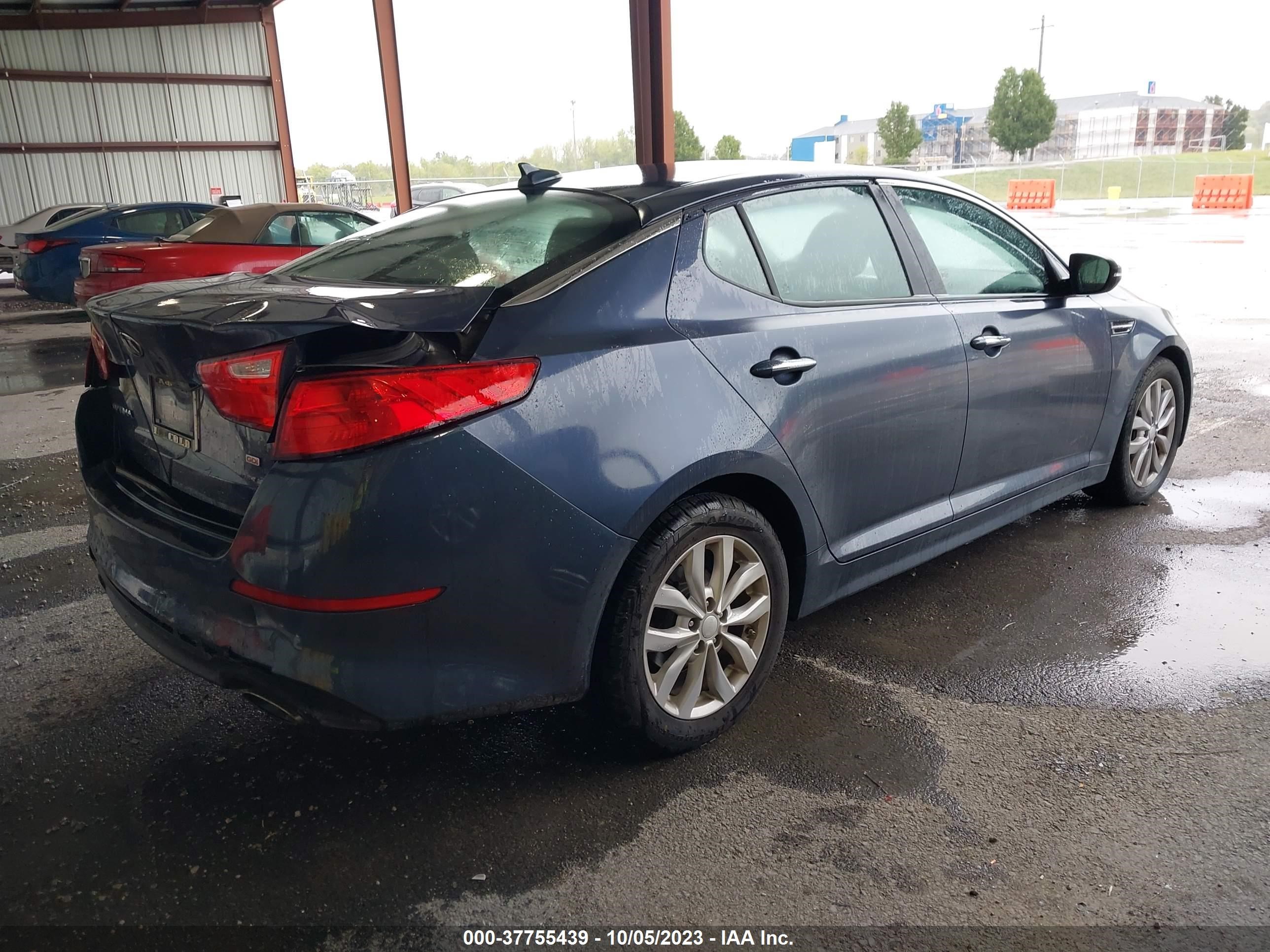 Photo 3 VIN: 5XXGM4A7XFG472588 - KIA OPTIMA 