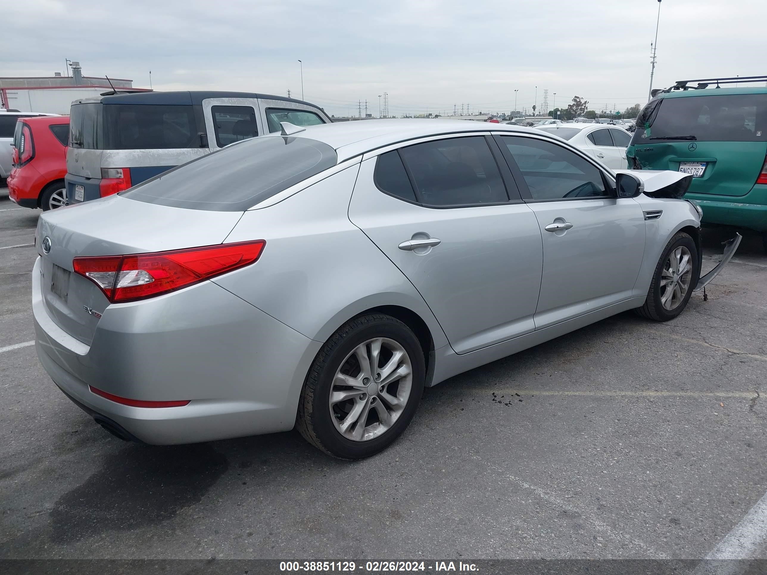 Photo 3 VIN: 5XXGN4A65CG016501 - KIA OPTIMA 