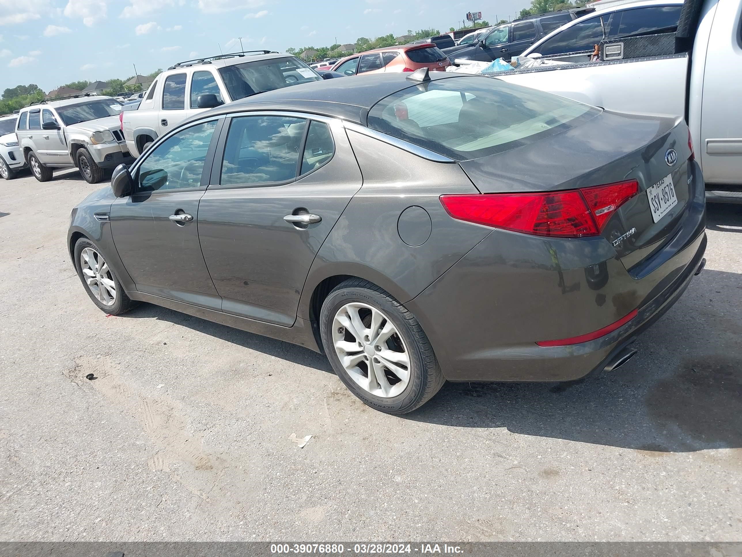 Photo 2 VIN: 5XXGN4A70CG030914 - KIA OPTIMA 