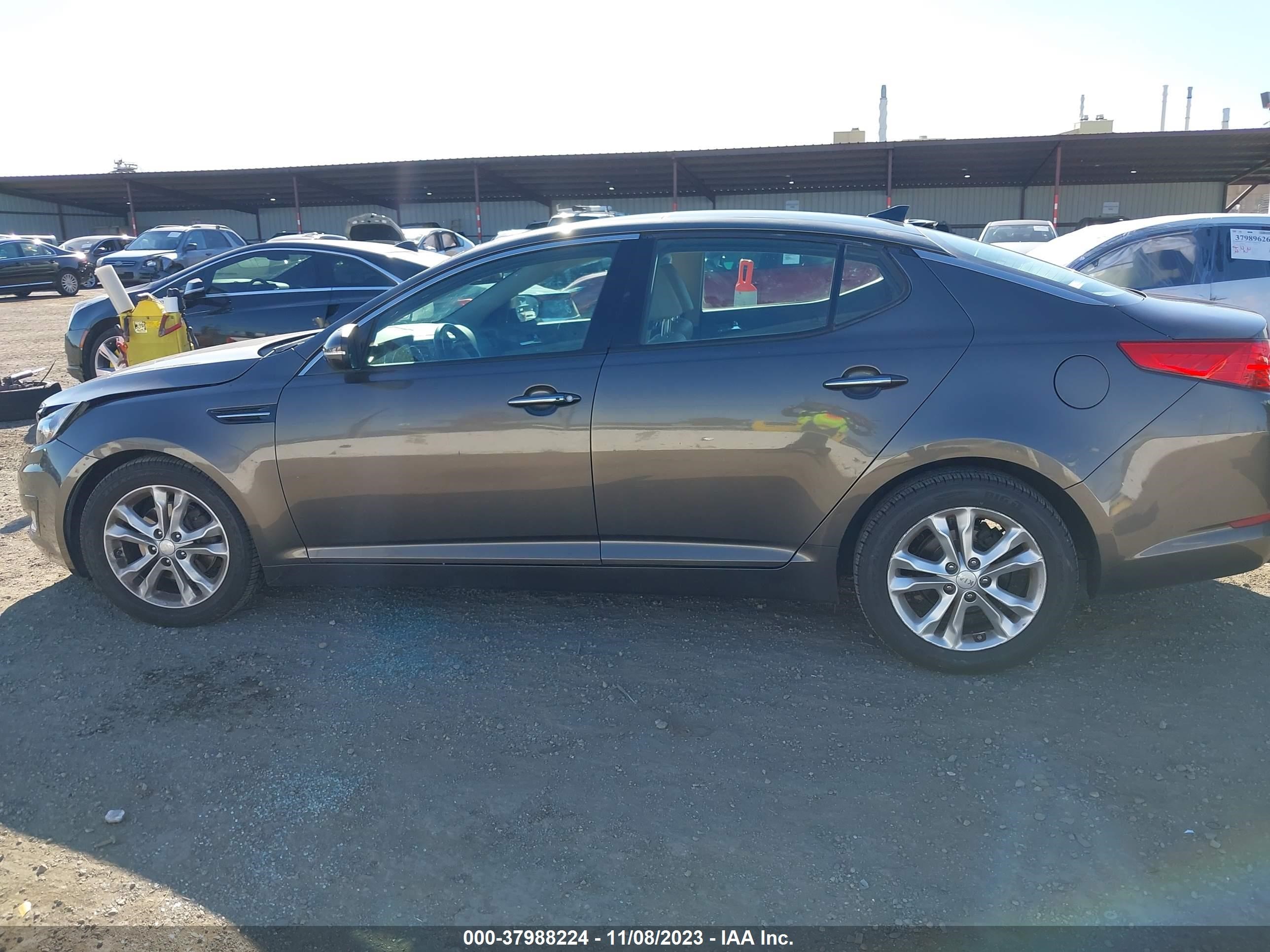 Photo 13 VIN: 5XXGN4A70DG090533 - KIA OPTIMA 