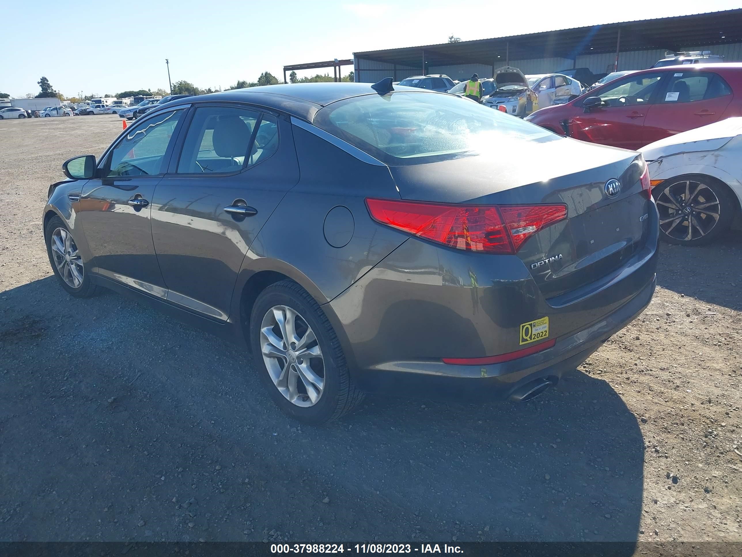 Photo 2 VIN: 5XXGN4A70DG090533 - KIA OPTIMA 