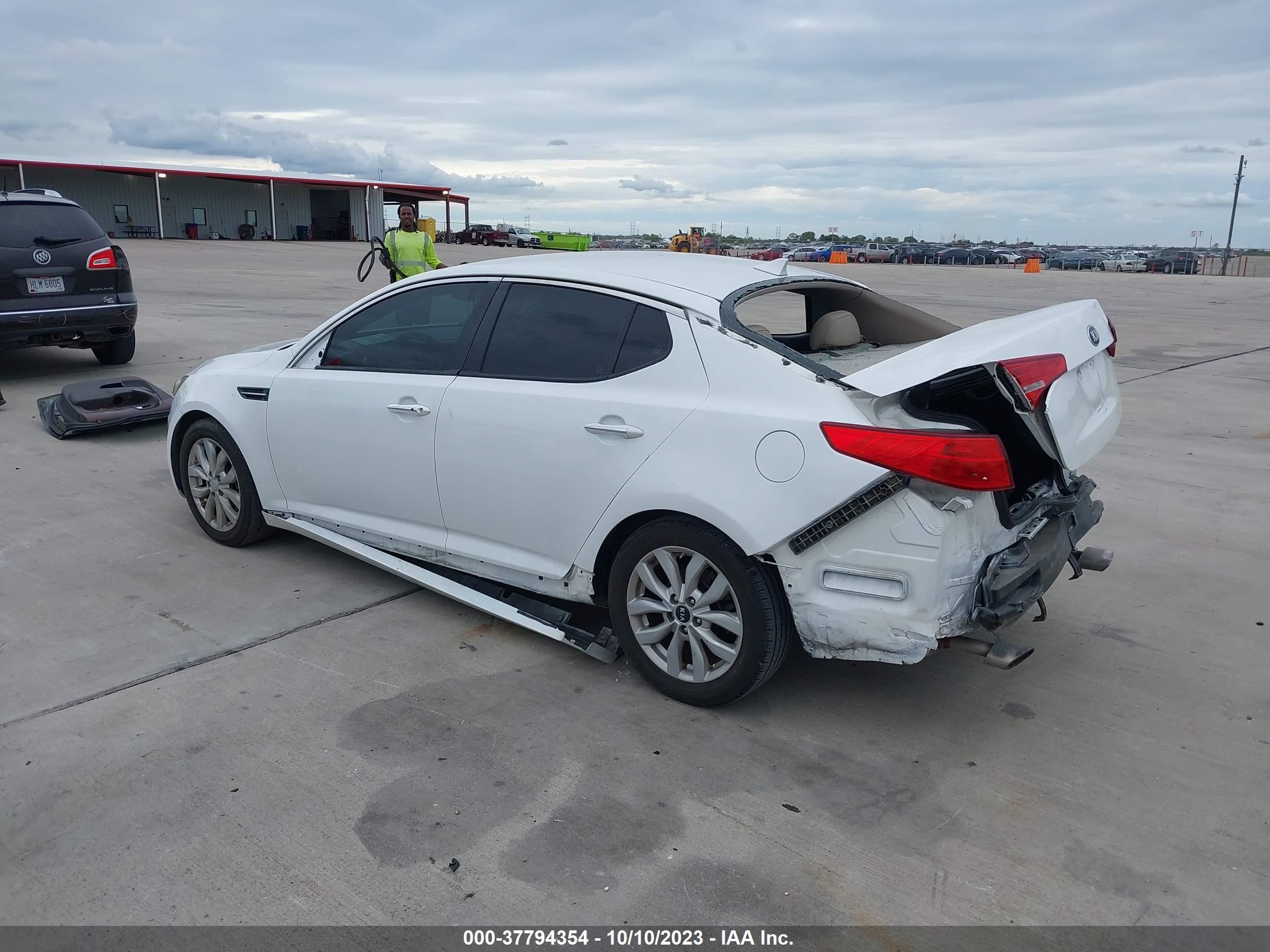 Photo 2 VIN: 5XXGN4A70DG170642 - KIA OPTIMA 