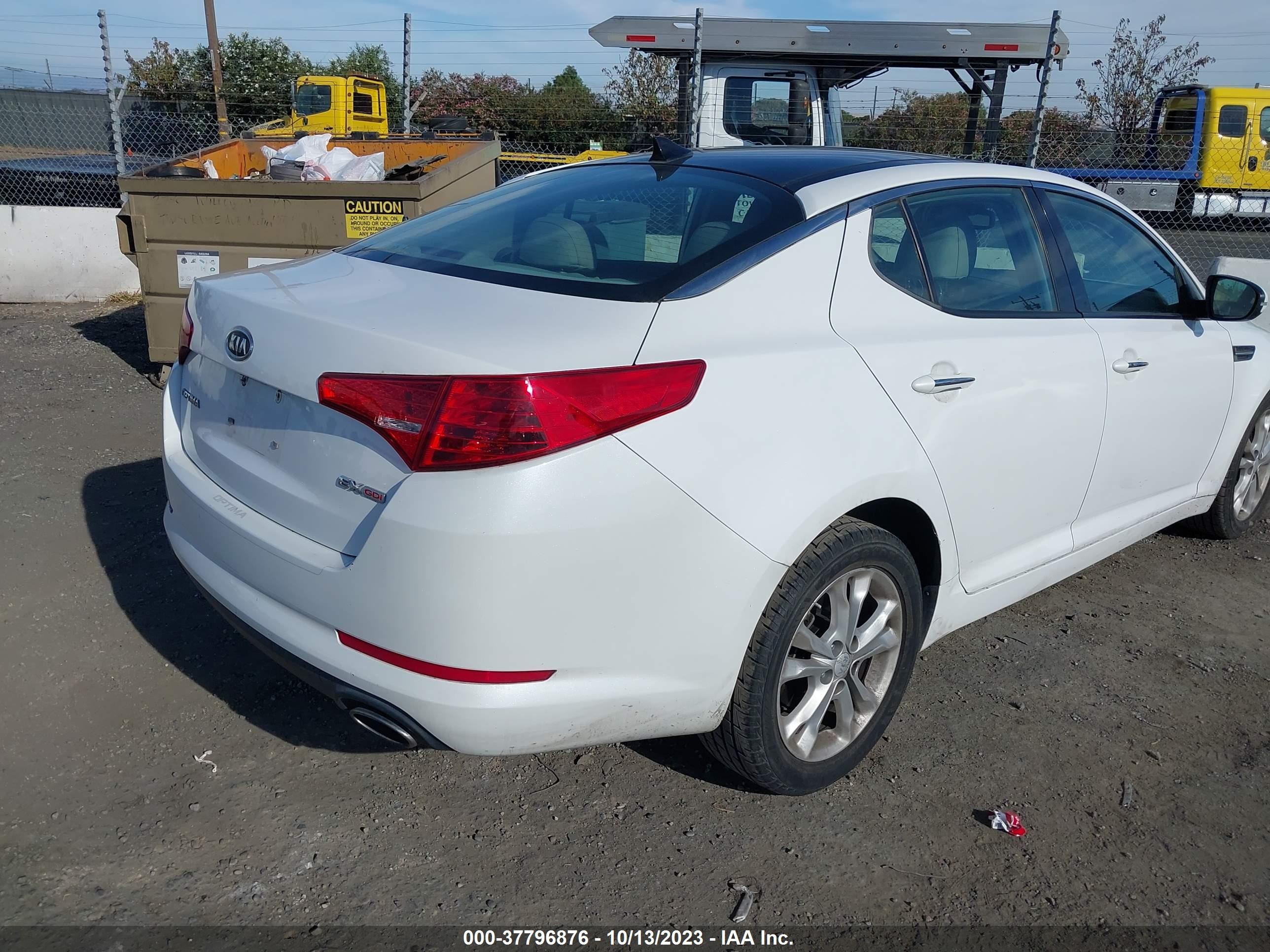 Photo 3 VIN: 5XXGN4A71CG042053 - KIA OPTIMA 