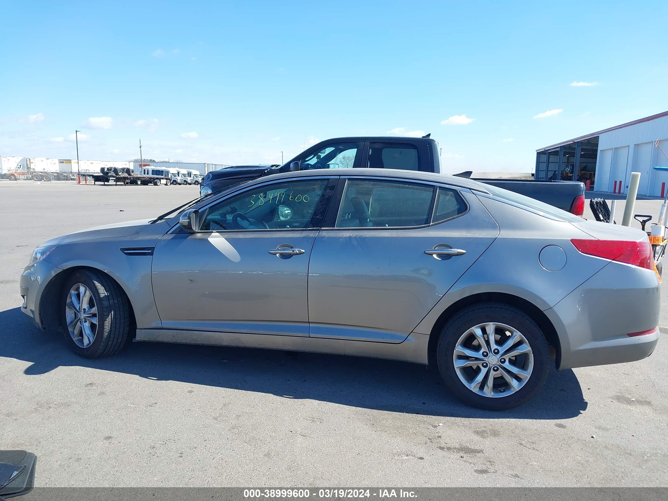 Photo 13 VIN: 5XXGN4A71DG162646 - KIA OPTIMA 