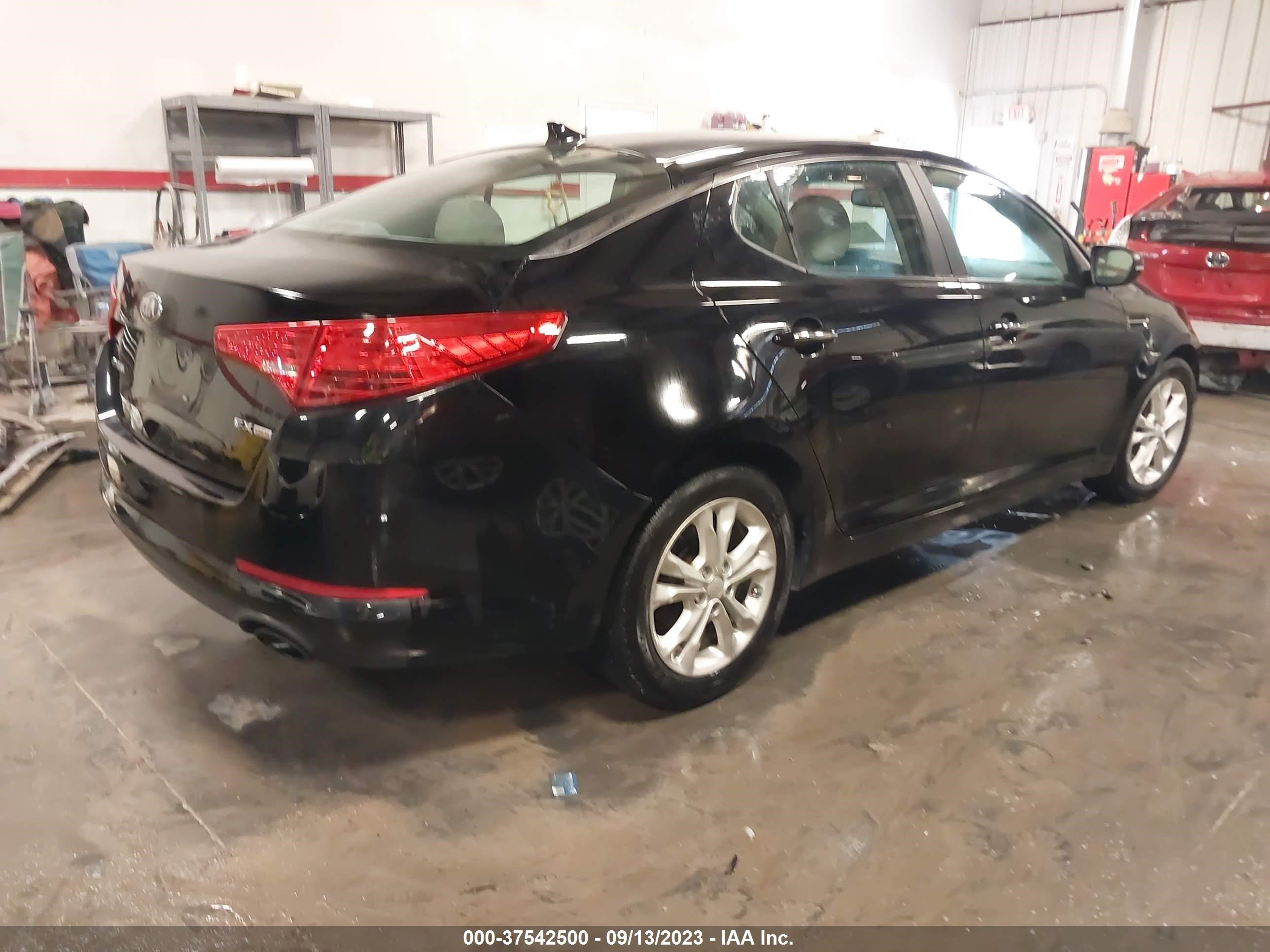 Photo 3 VIN: 5XXGN4A71DG224613 - KIA OPTIMA 