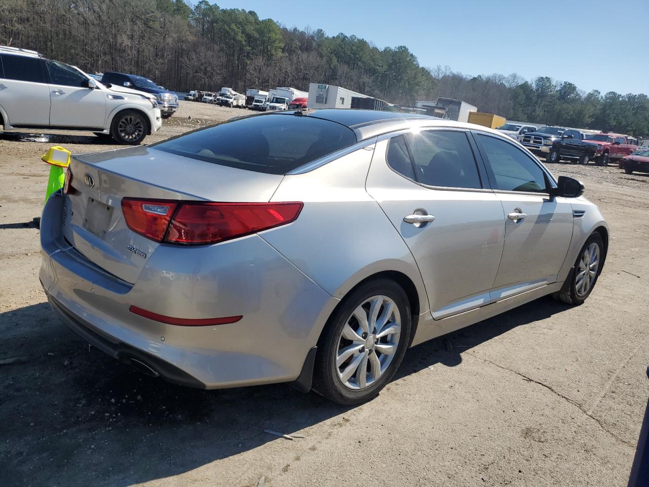 Photo 2 VIN: 5XXGN4A72FG414777 - KIA OPTIMA 