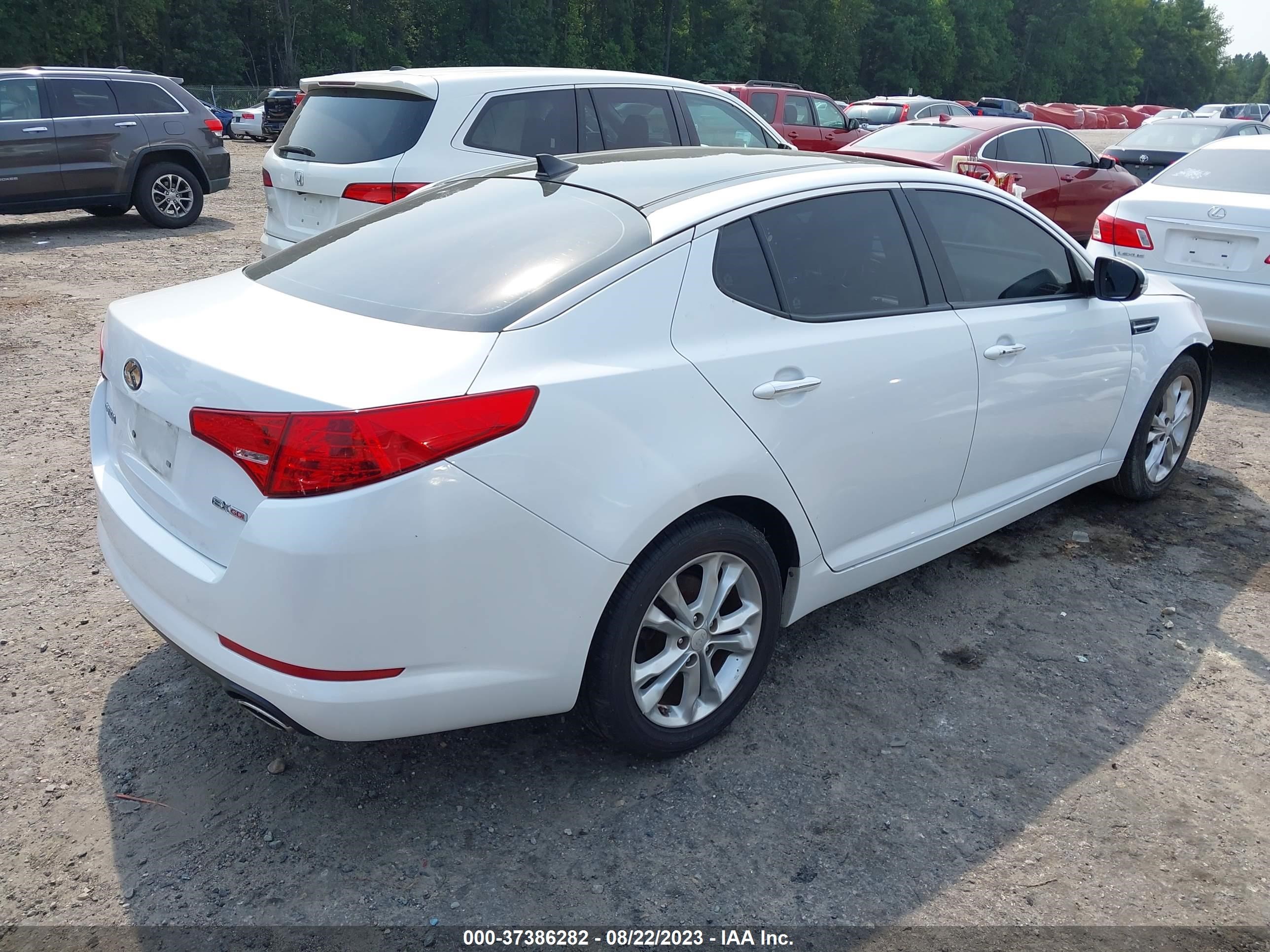 Photo 3 VIN: 5XXGN4A73CG082120 - KIA OPTIMA 