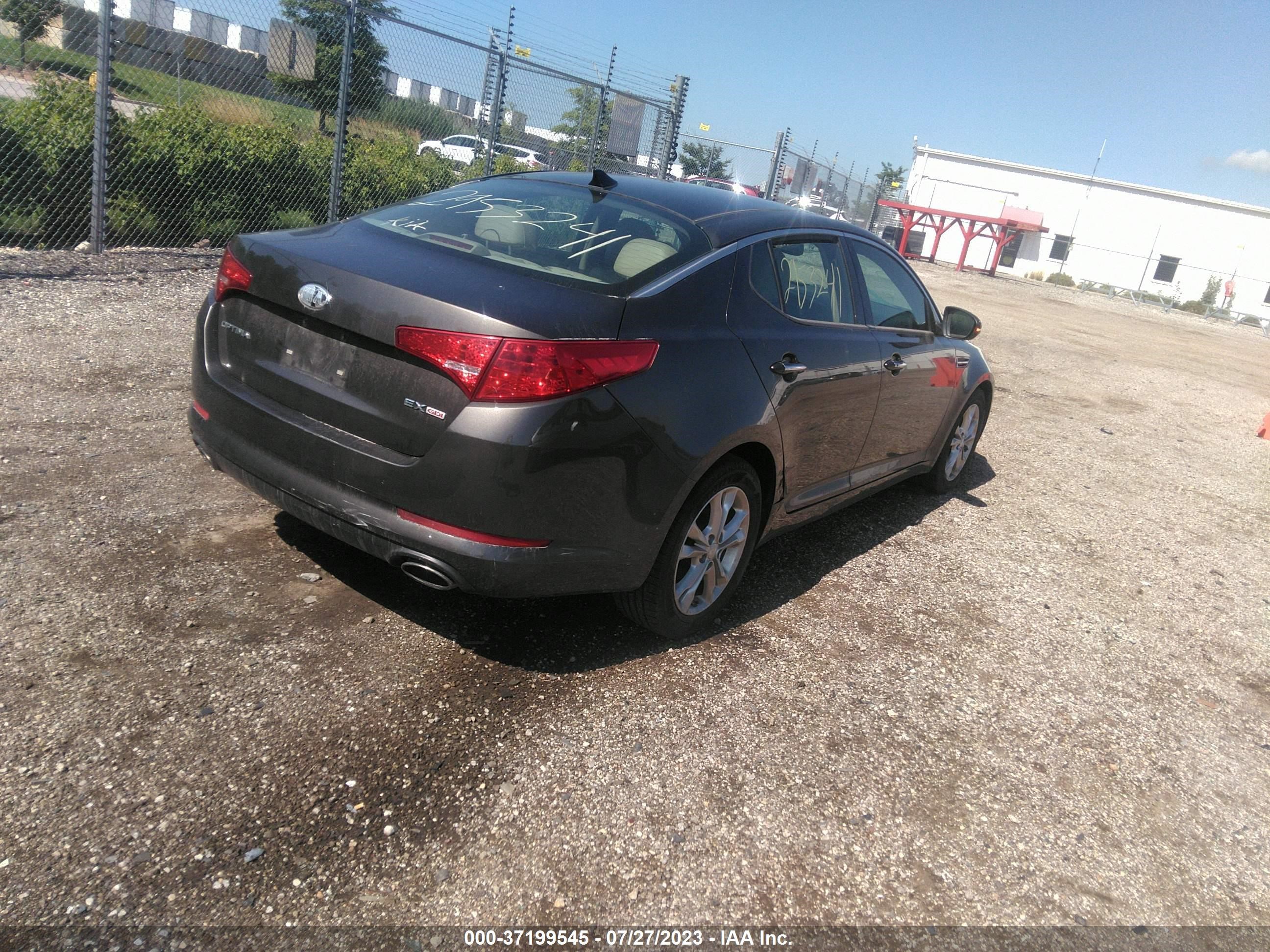 Photo 3 VIN: 5XXGN4A74DG162897 - KIA OPTIMA 