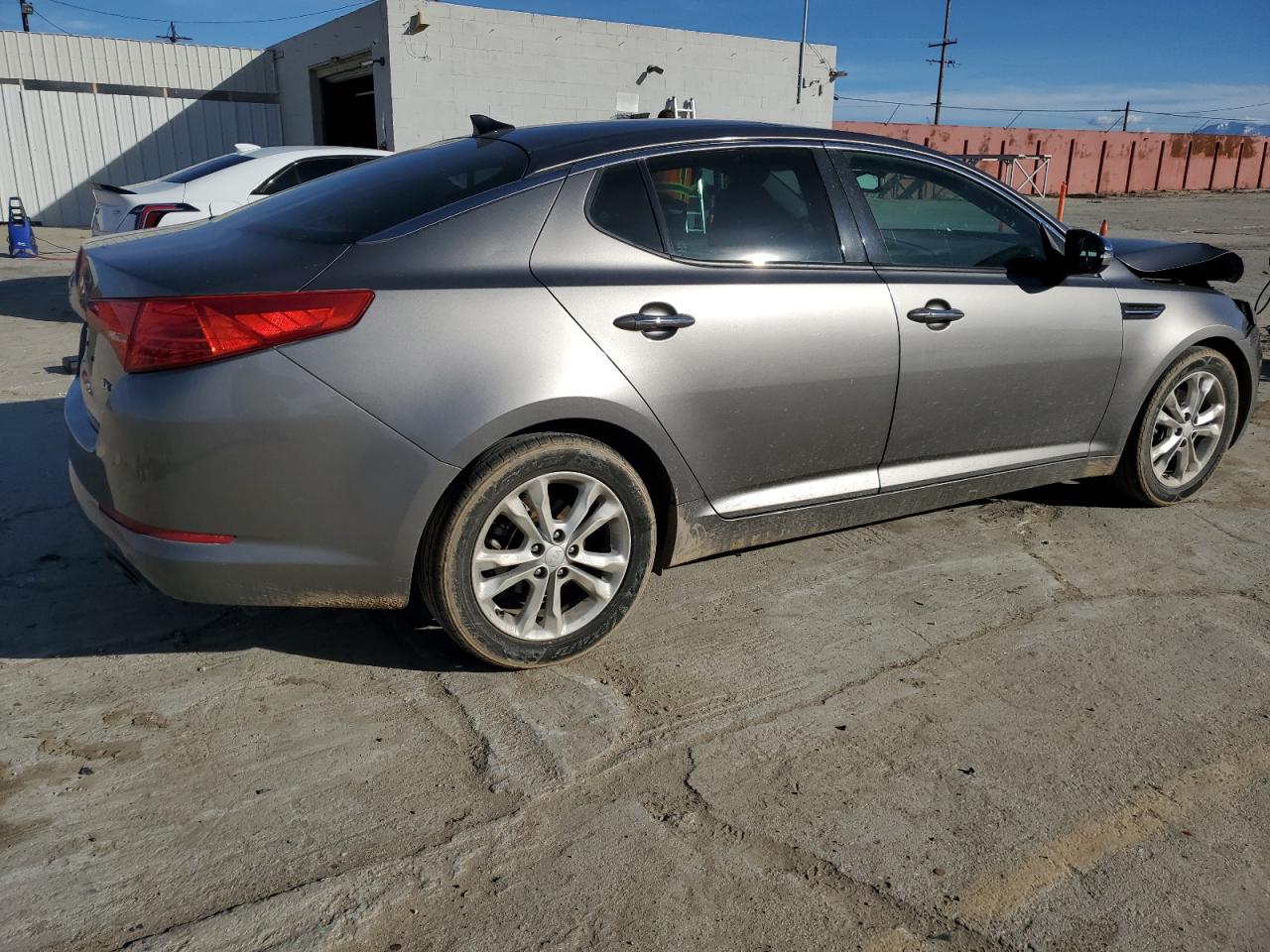 Photo 2 VIN: 5XXGN4A76DG133207 - KIA OPTIMA 