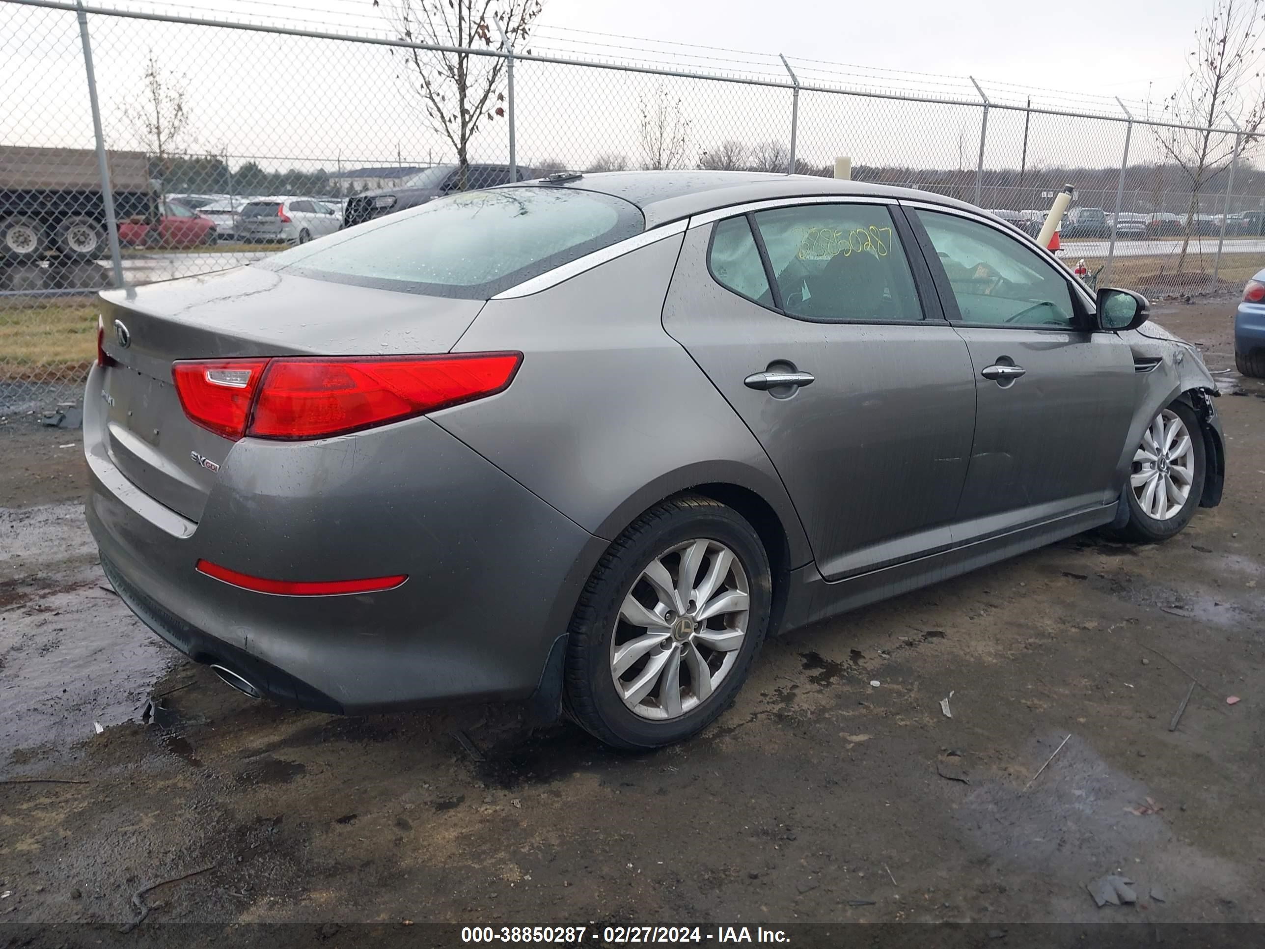 Photo 3 VIN: 5XXGN4A76FG359427 - KIA OPTIMA 