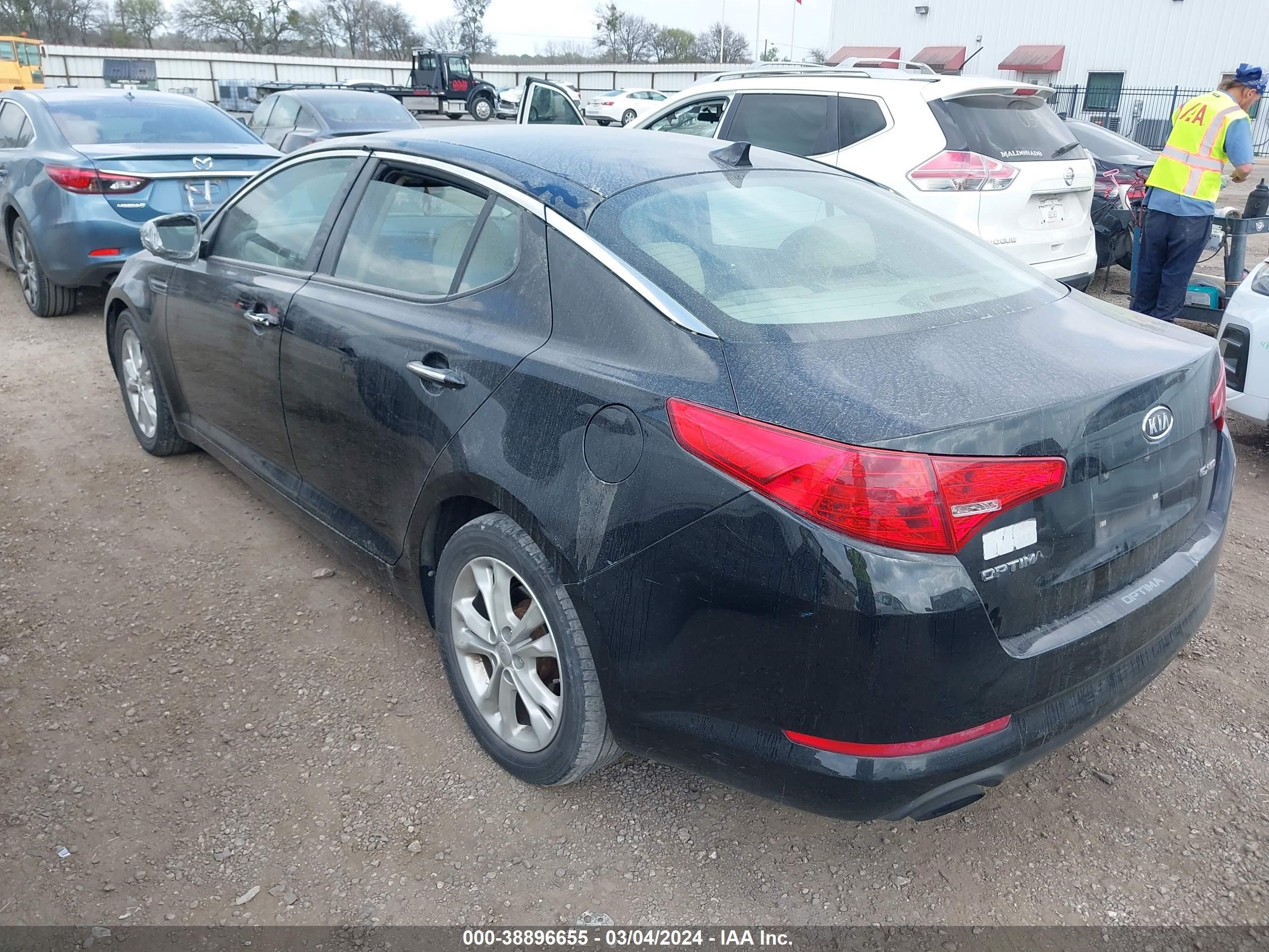 Photo 2 VIN: 5XXGN4A78CG089077 - KIA OPTIMA 