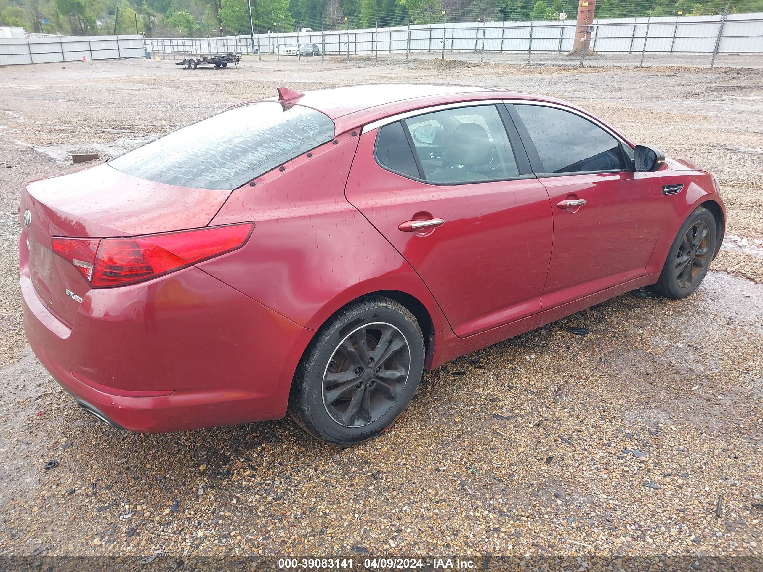 Photo 3 VIN: 5XXGN4A78DG211146 - KIA OPTIMA 